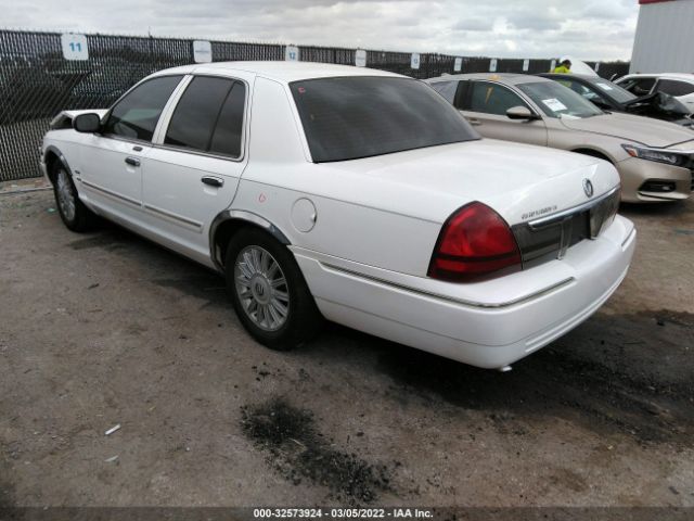 Photo 2 VIN: 2MEBM7FV0BX602439 - MERCURY GRAND MARQUIS 