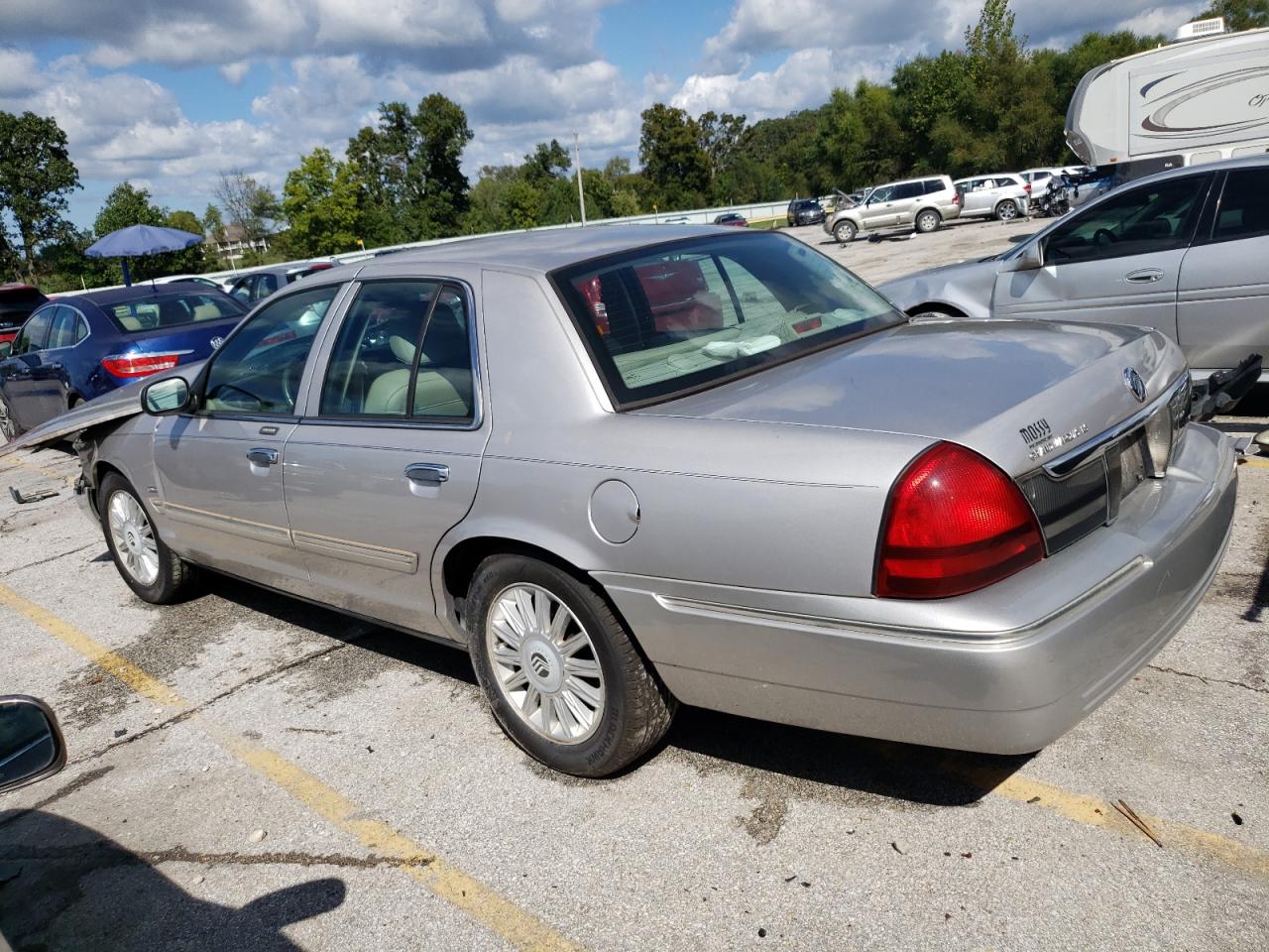 Photo 1 VIN: 2MEBM7FV2AX613473 - MERCURY GRAND MARQUIS 