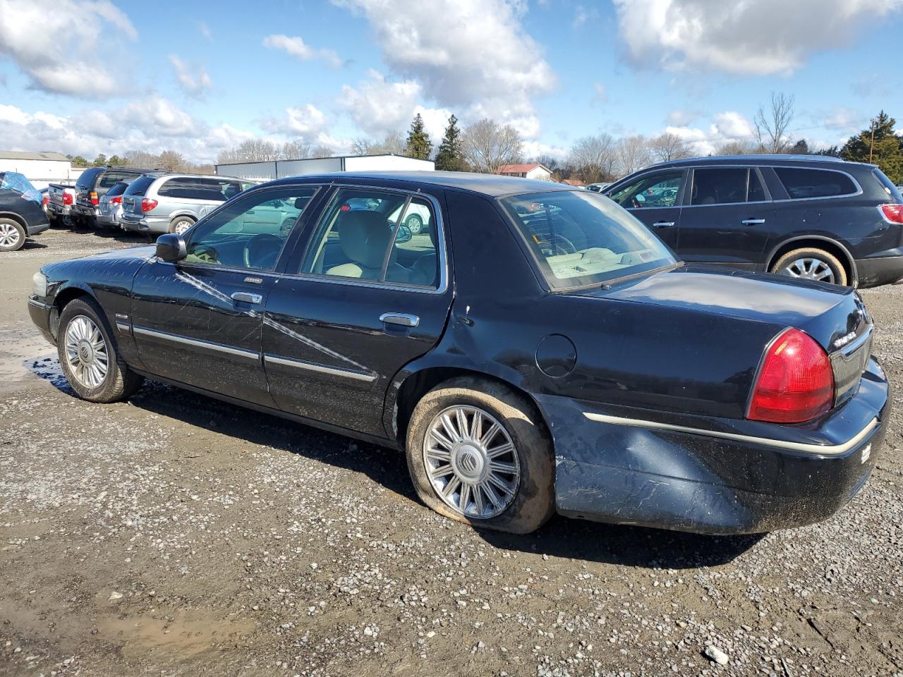 Photo 1 VIN: 2MEBM7FV3BX610518 - MERCURY GRAND MARQUIS 