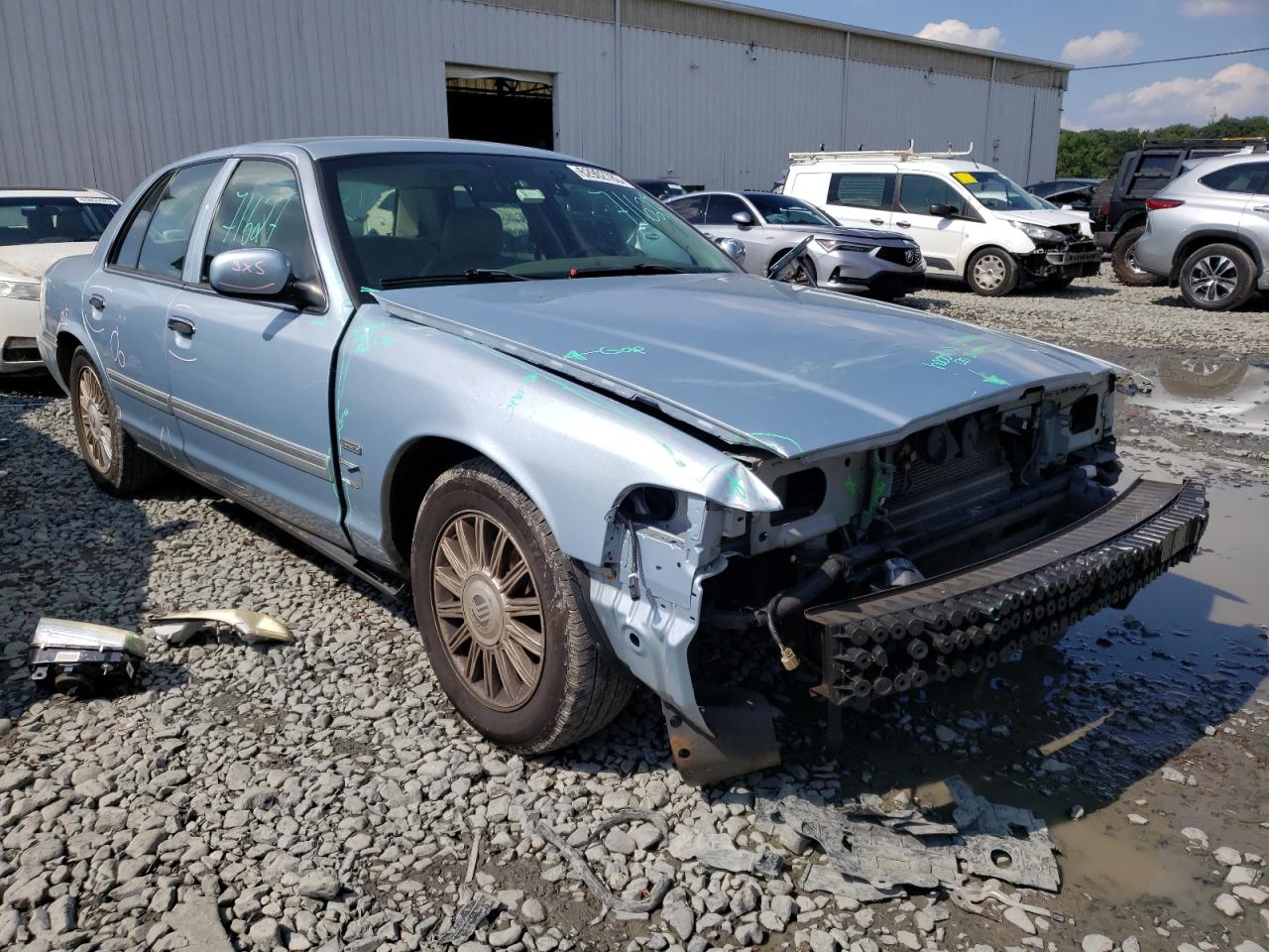 Photo 3 VIN: 2MEBM7FV7AX617597 - MERCURY GRAND MARQUIS 