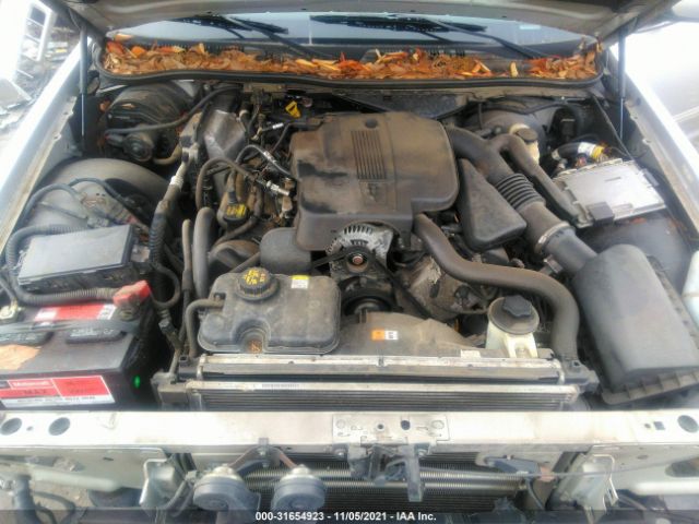 Photo 9 VIN: 2MEBM7FVXAX611776 - MERCURY GRAND MARQUIS 