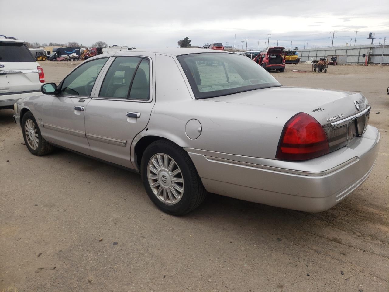 Photo 1 VIN: 2MEBM7FVXAX615410 - MERCURY GRAND MARQUIS 