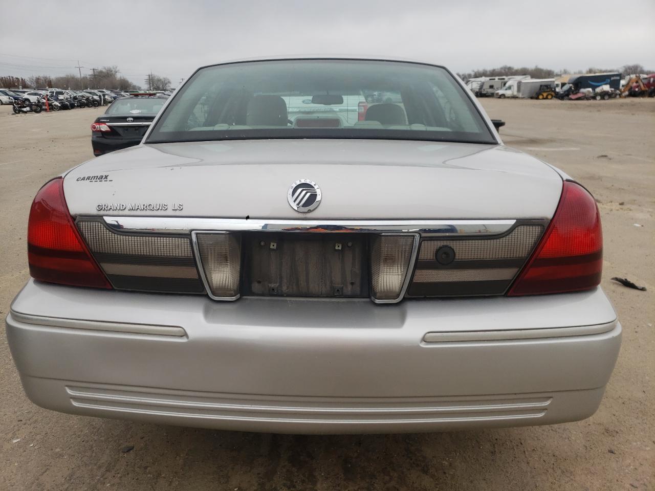 Photo 5 VIN: 2MEBM7FVXAX615410 - MERCURY GRAND MARQUIS 