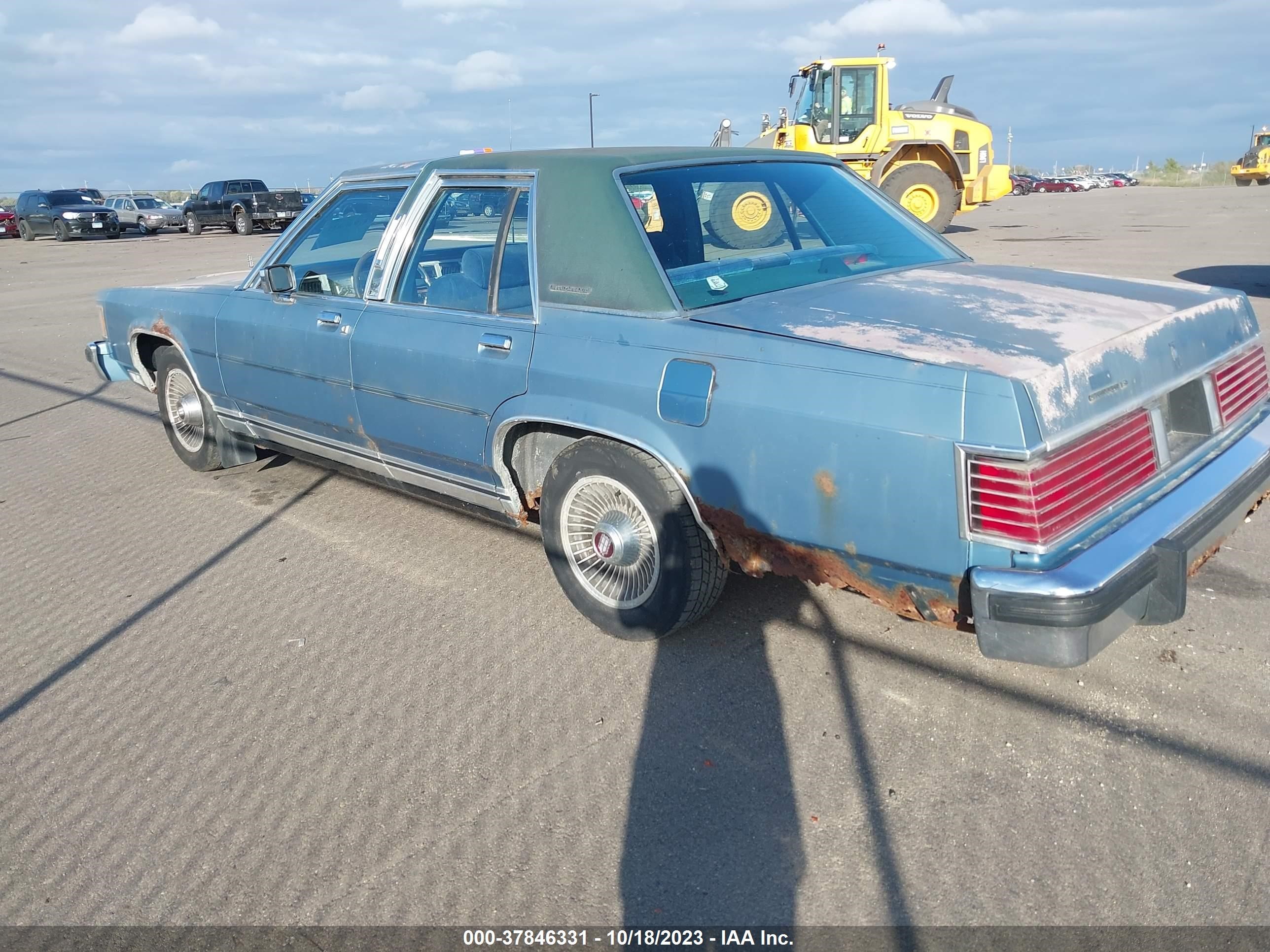 Photo 2 VIN: 2MEBP95F4GX703505 - MERCURY GRAND MARQUIS 