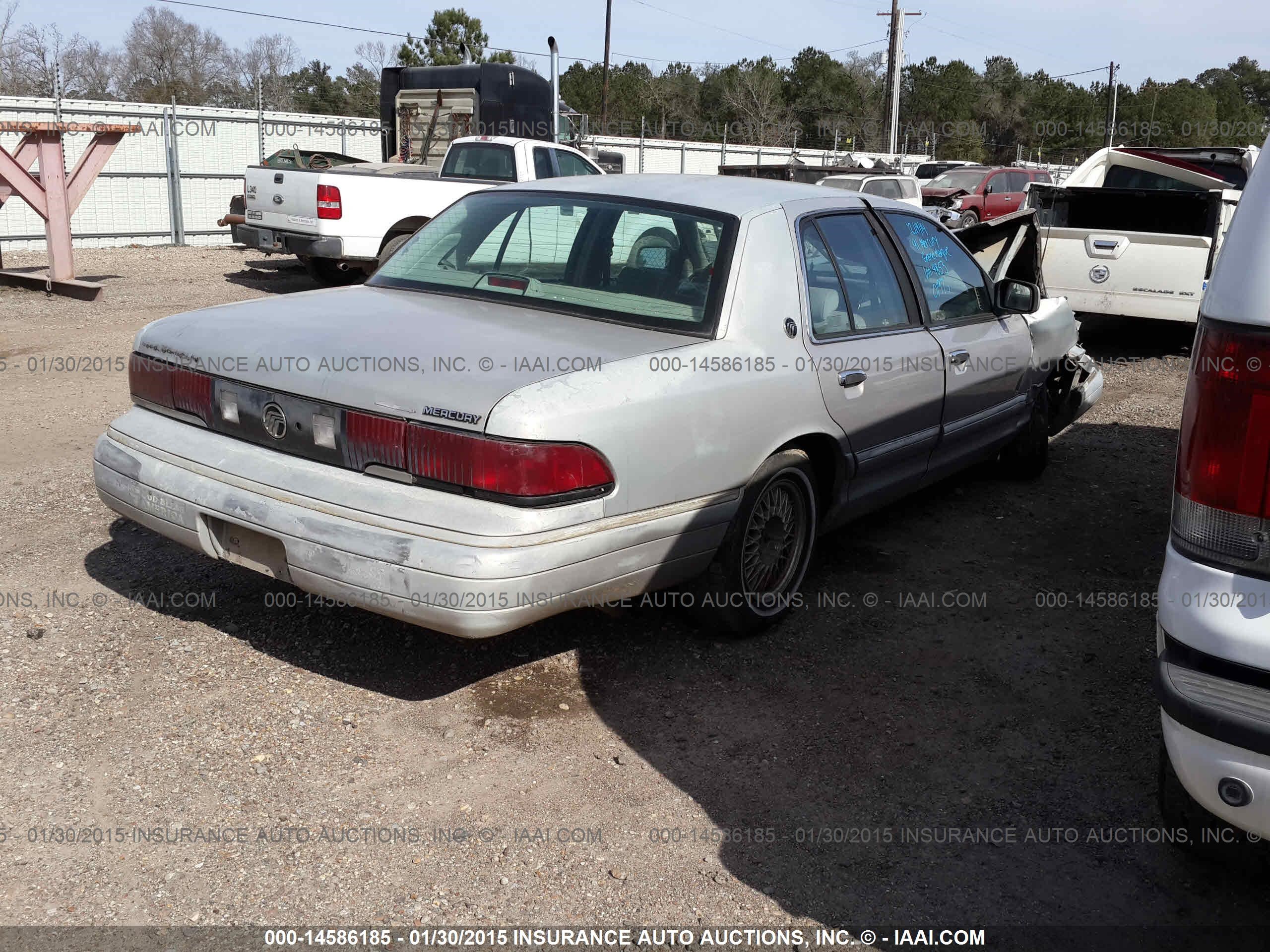 Photo 3 VIN: 2MECM74W3NX604853 - MERCURY GRAND MARQUIS 