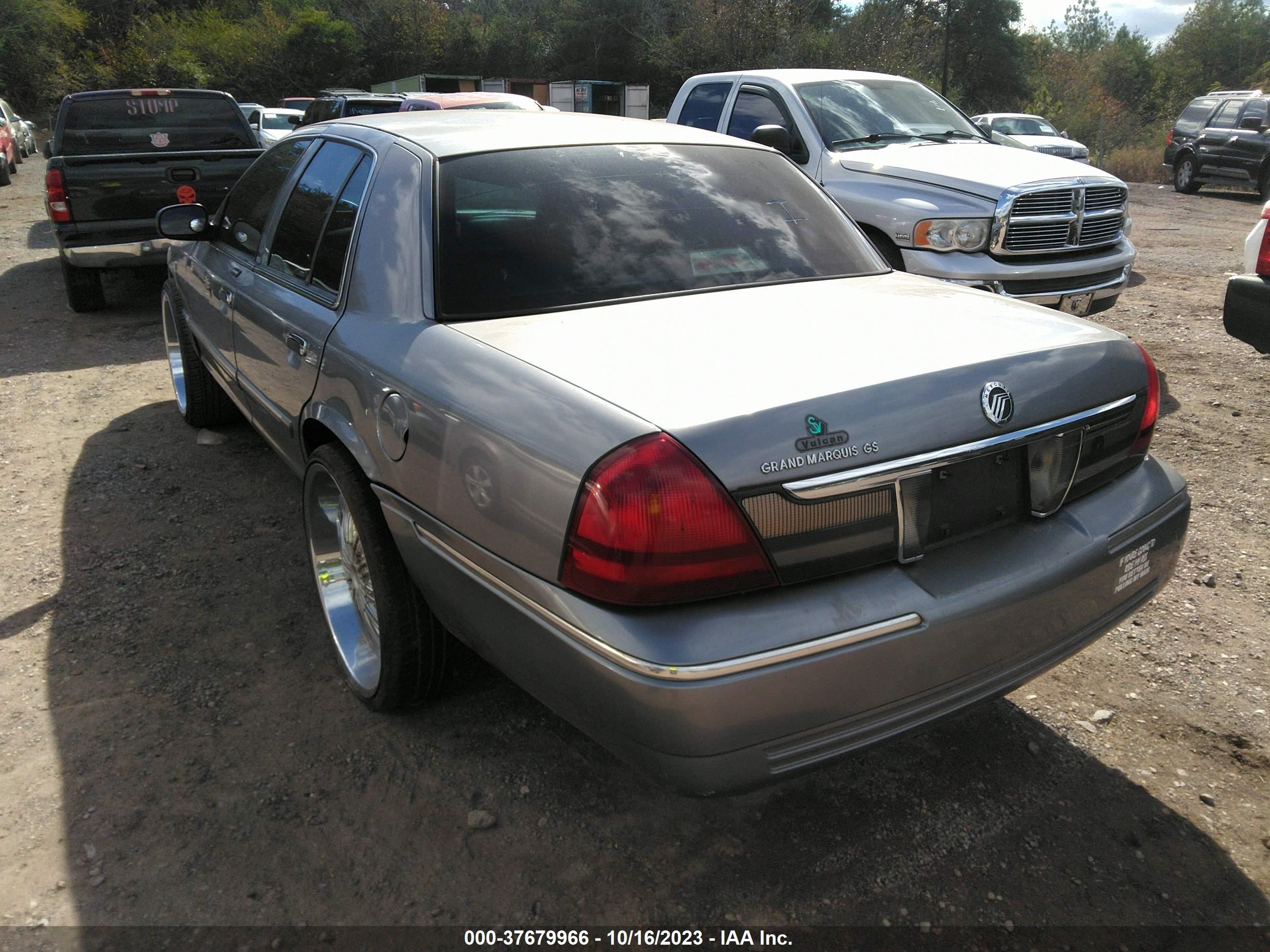 Photo 2 VIN: 2MEFM74V06X617517 - MERCURY GRAND MARQUIS 