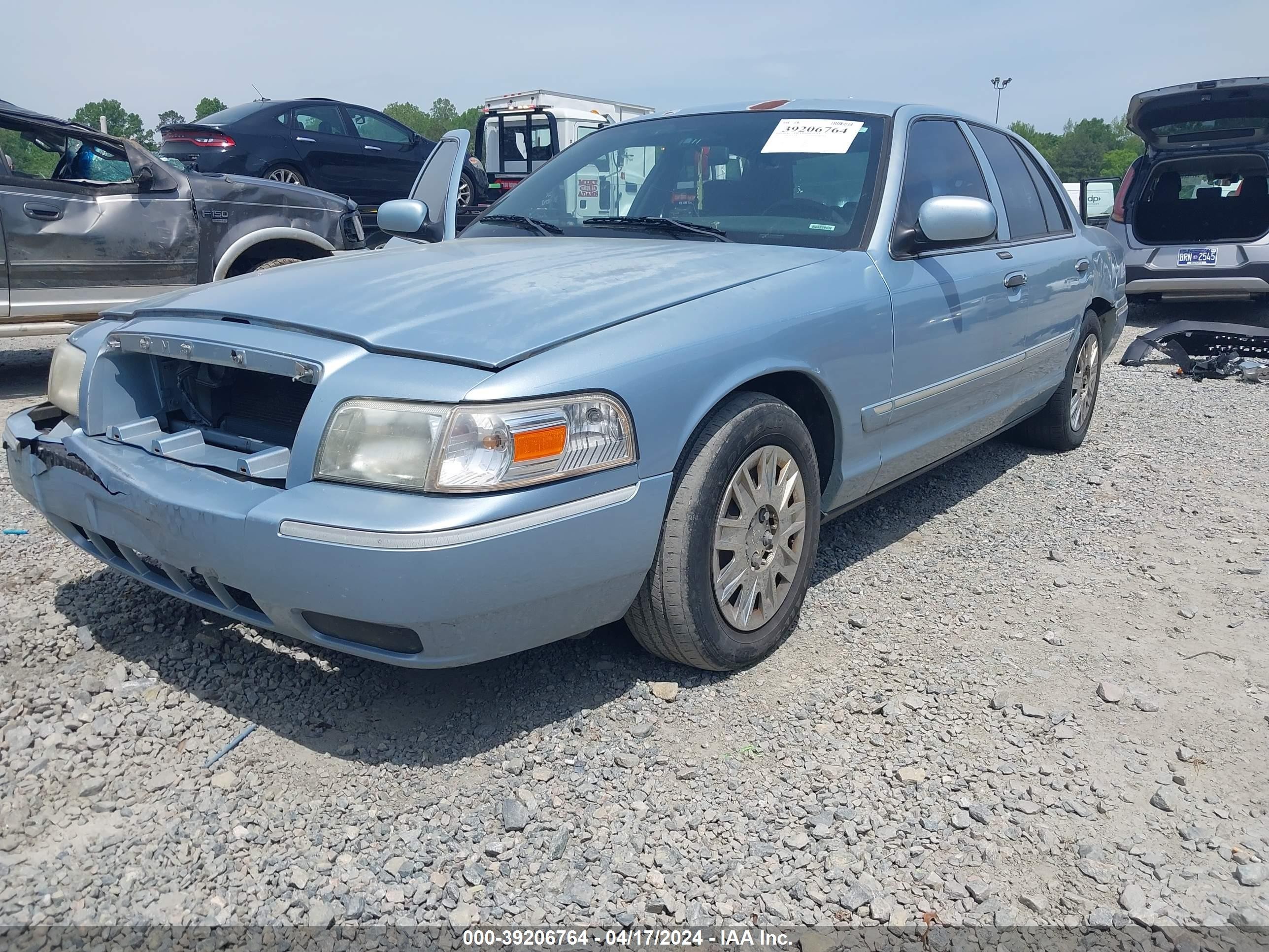 Photo 1 VIN: 2MEFM74V07X635355 - MERCURY GRAND MARQUIS 