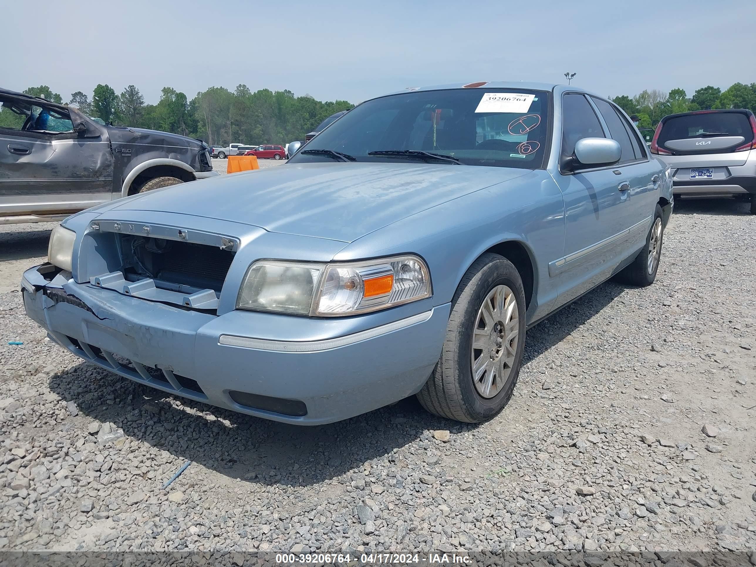 Photo 5 VIN: 2MEFM74V07X635355 - MERCURY GRAND MARQUIS 