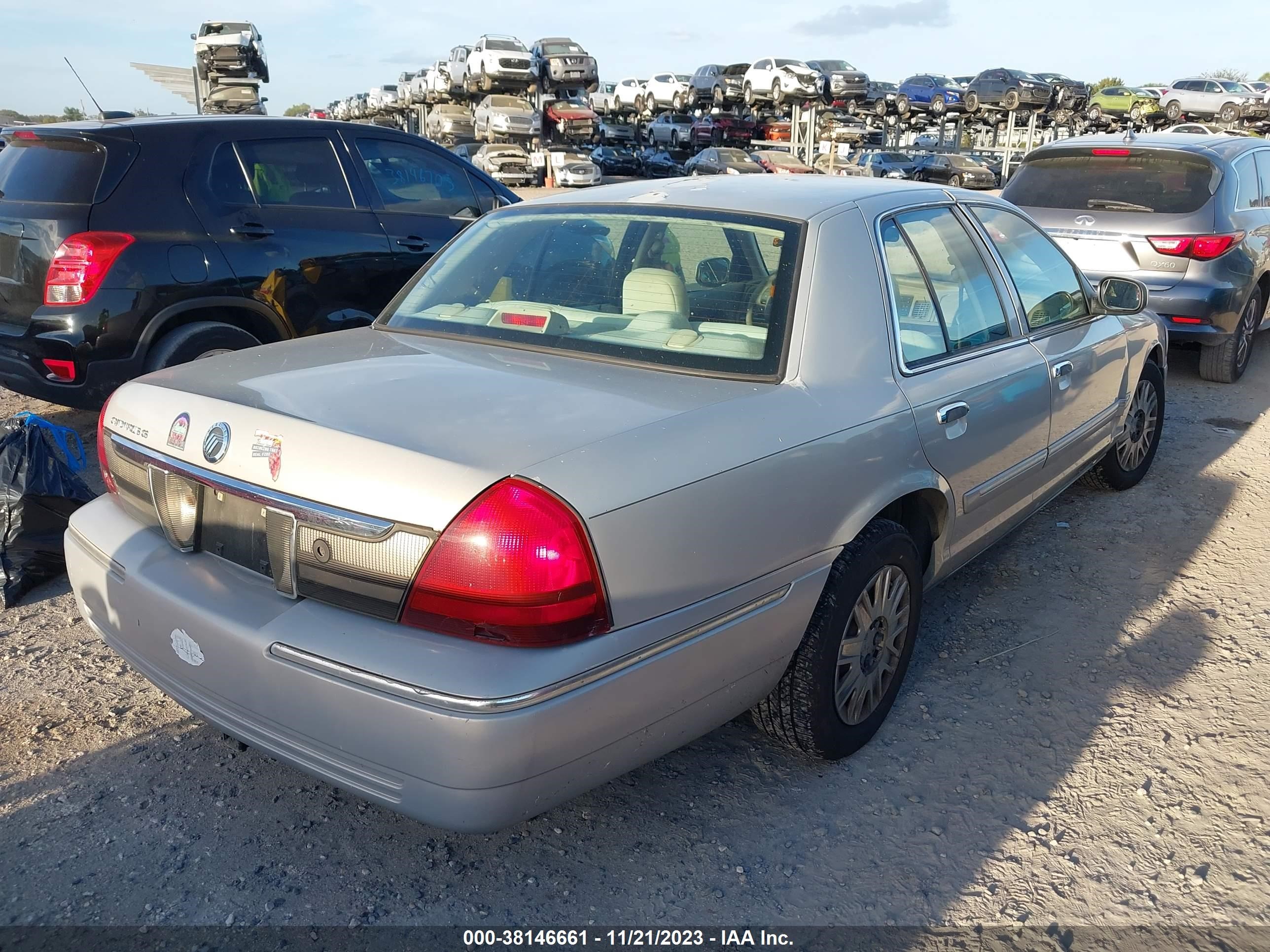 Photo 3 VIN: 2MEFM74V16X632527 - MERCURY GRAND MARQUIS 