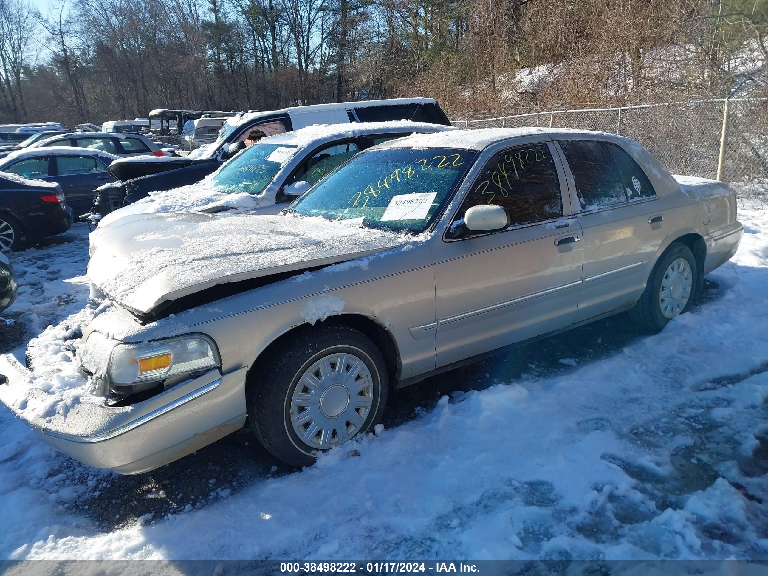 Photo 1 VIN: 2MEFM74V18X658290 - MERCURY GRAND MARQUIS 