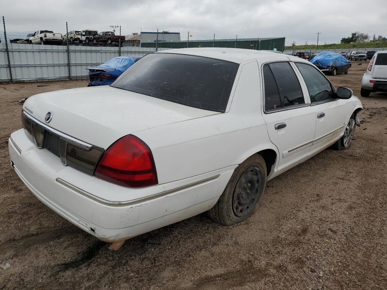 Photo 2 VIN: 2MEFM74V27X620064 - MERCURY GRAND MARQUIS 