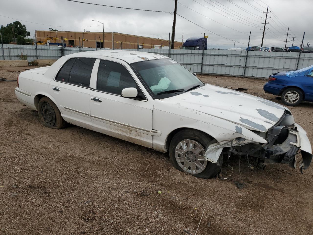 Photo 3 VIN: 2MEFM74V27X620064 - MERCURY GRAND MARQUIS 