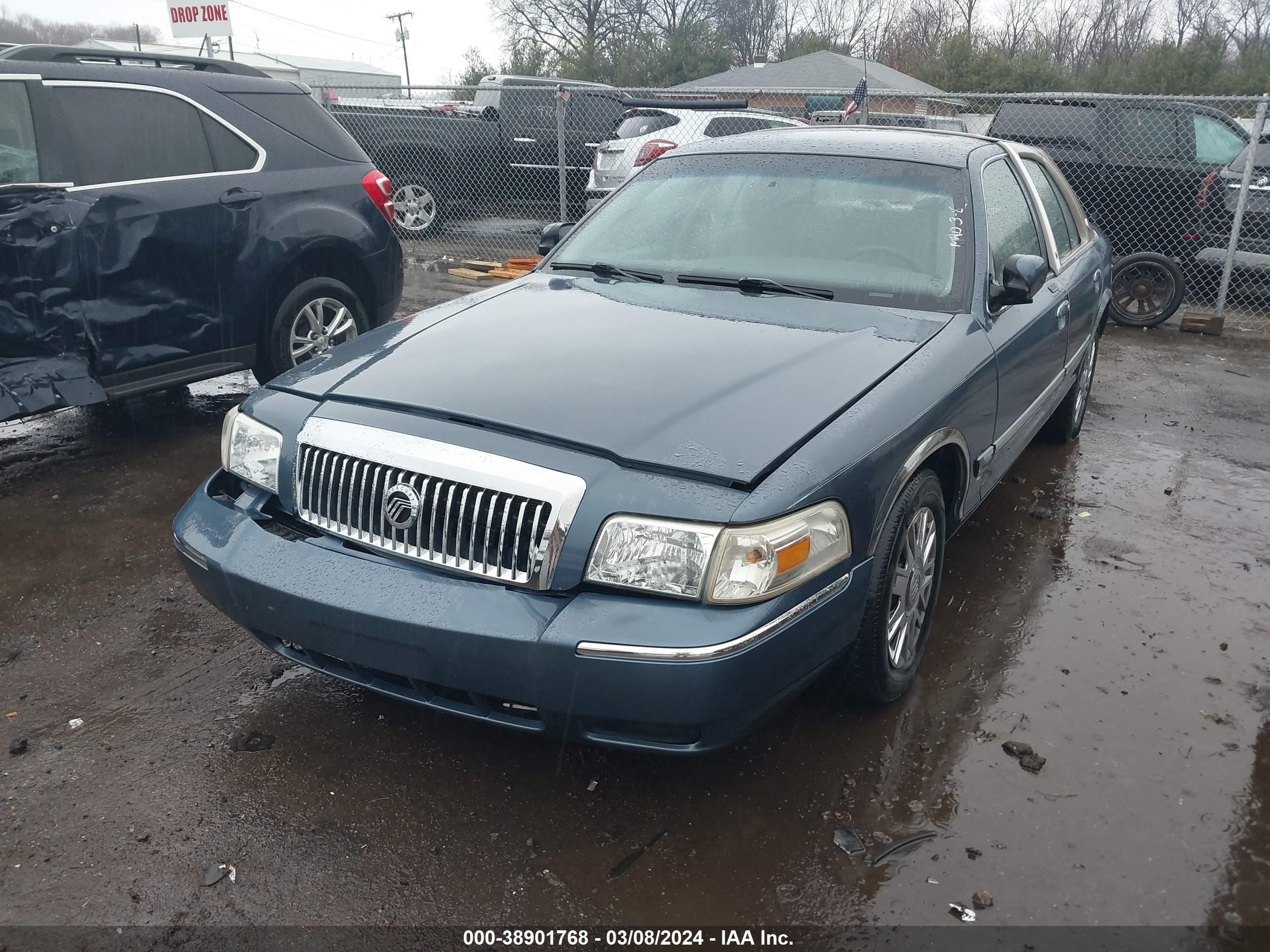 Photo 1 VIN: 2MEFM74V28X602956 - MERCURY GRAND MARQUIS 