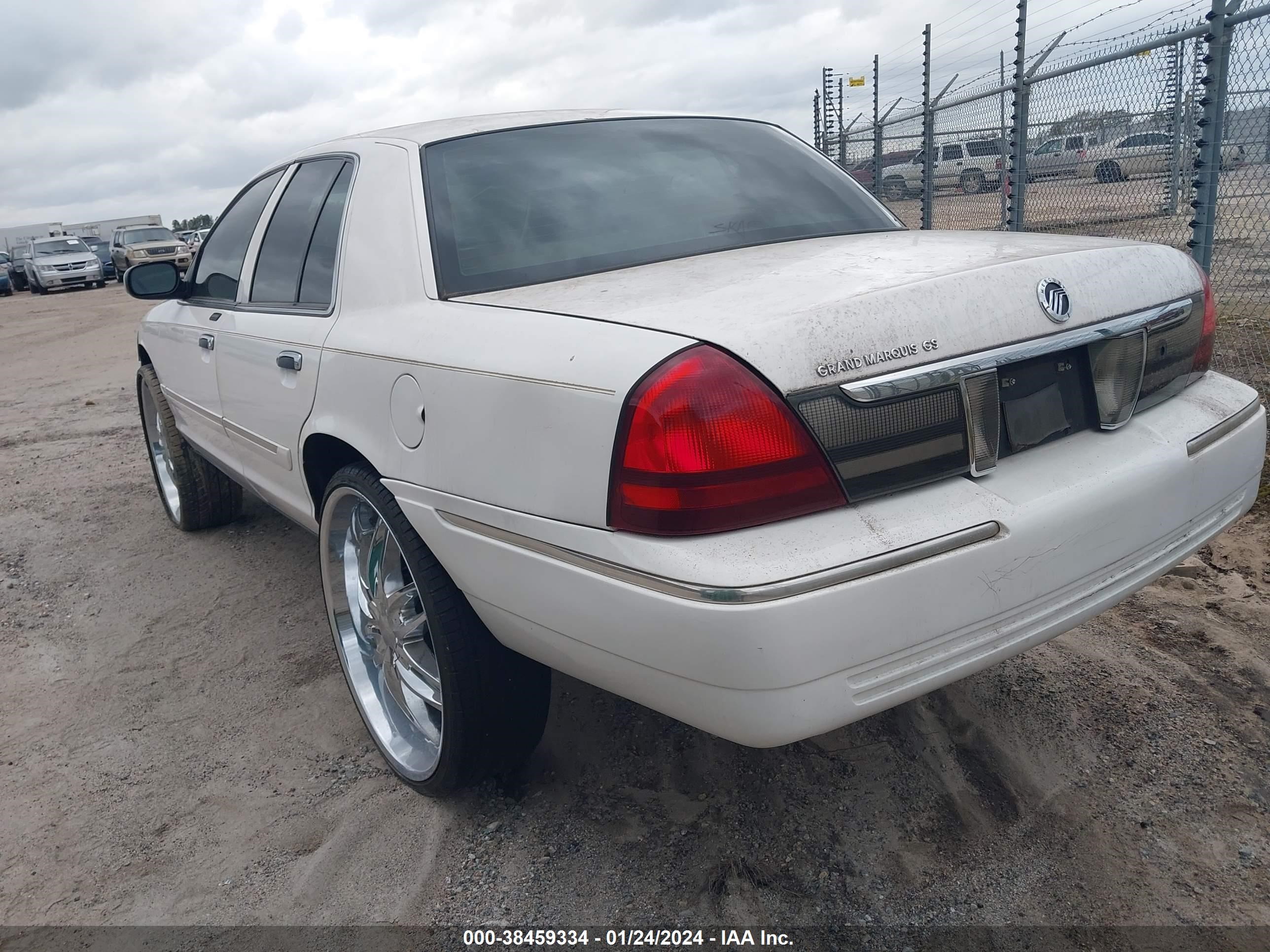 Photo 2 VIN: 2MEFM74V56X647497 - MERCURY GRAND MARQUIS 