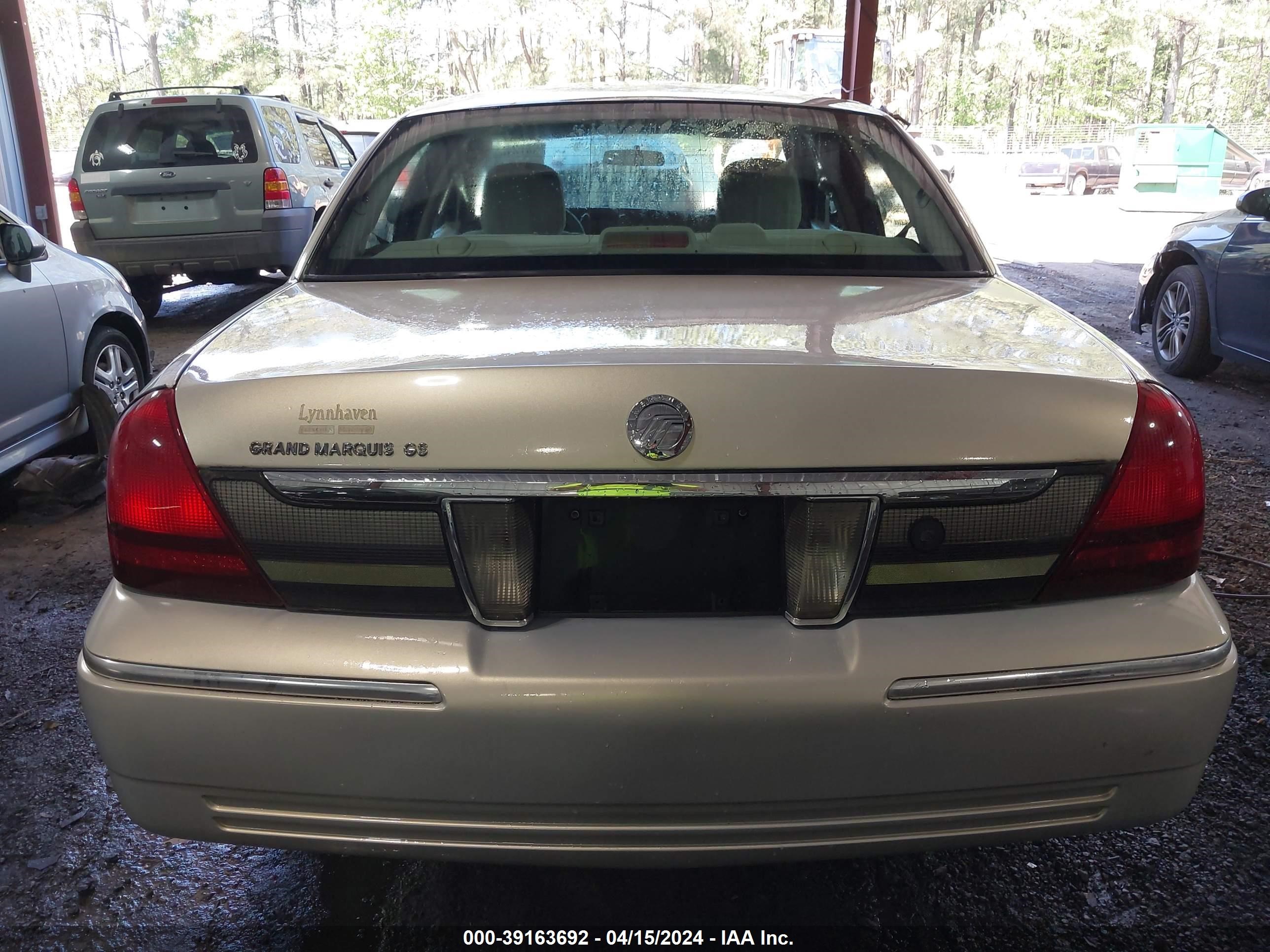 Photo 16 VIN: 2MEFM74V58X608976 - MERCURY GRAND MARQUIS 