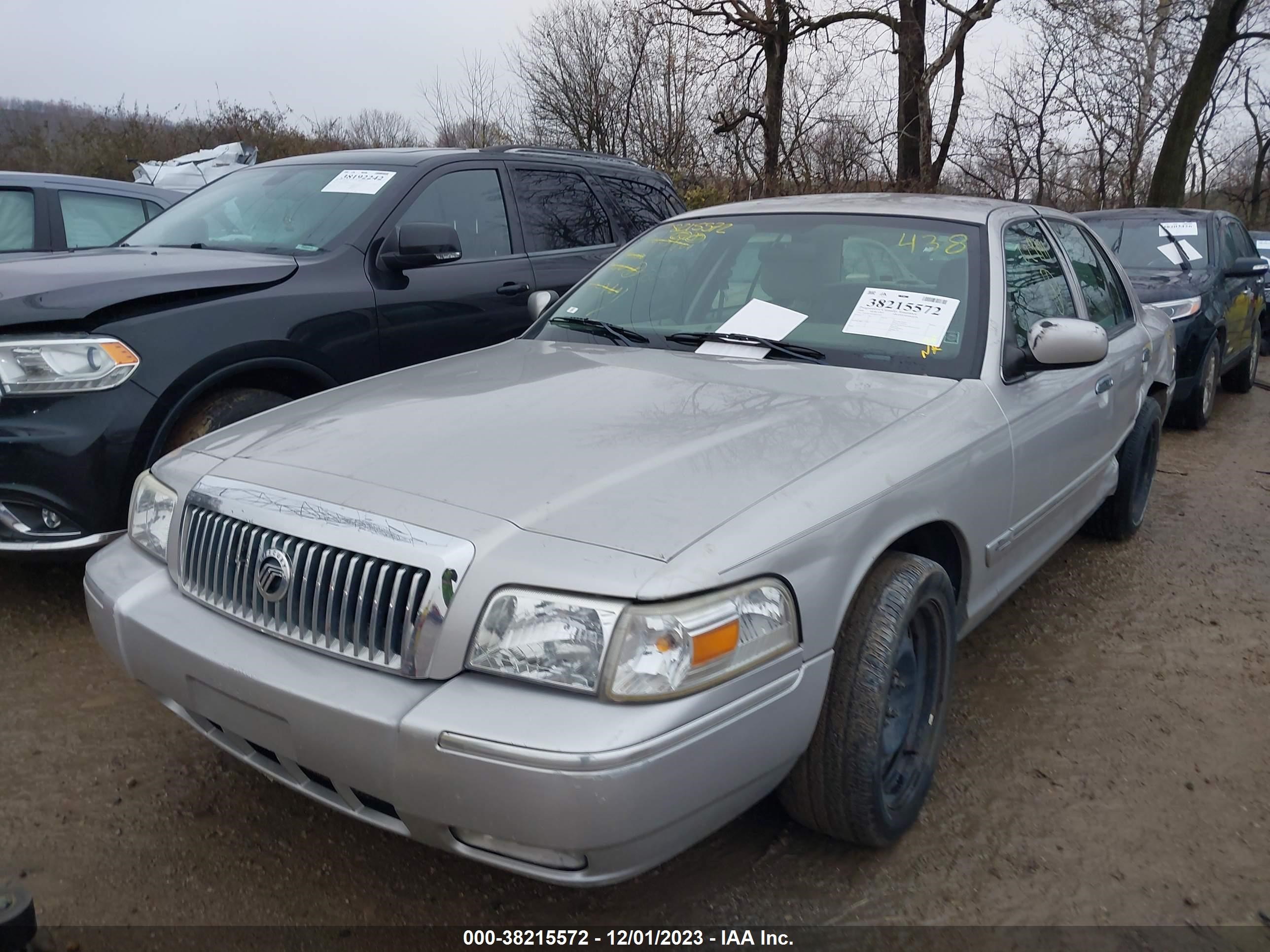 Photo 1 VIN: 2MEFM74V58X629441 - MERCURY GRAND MARQUIS 