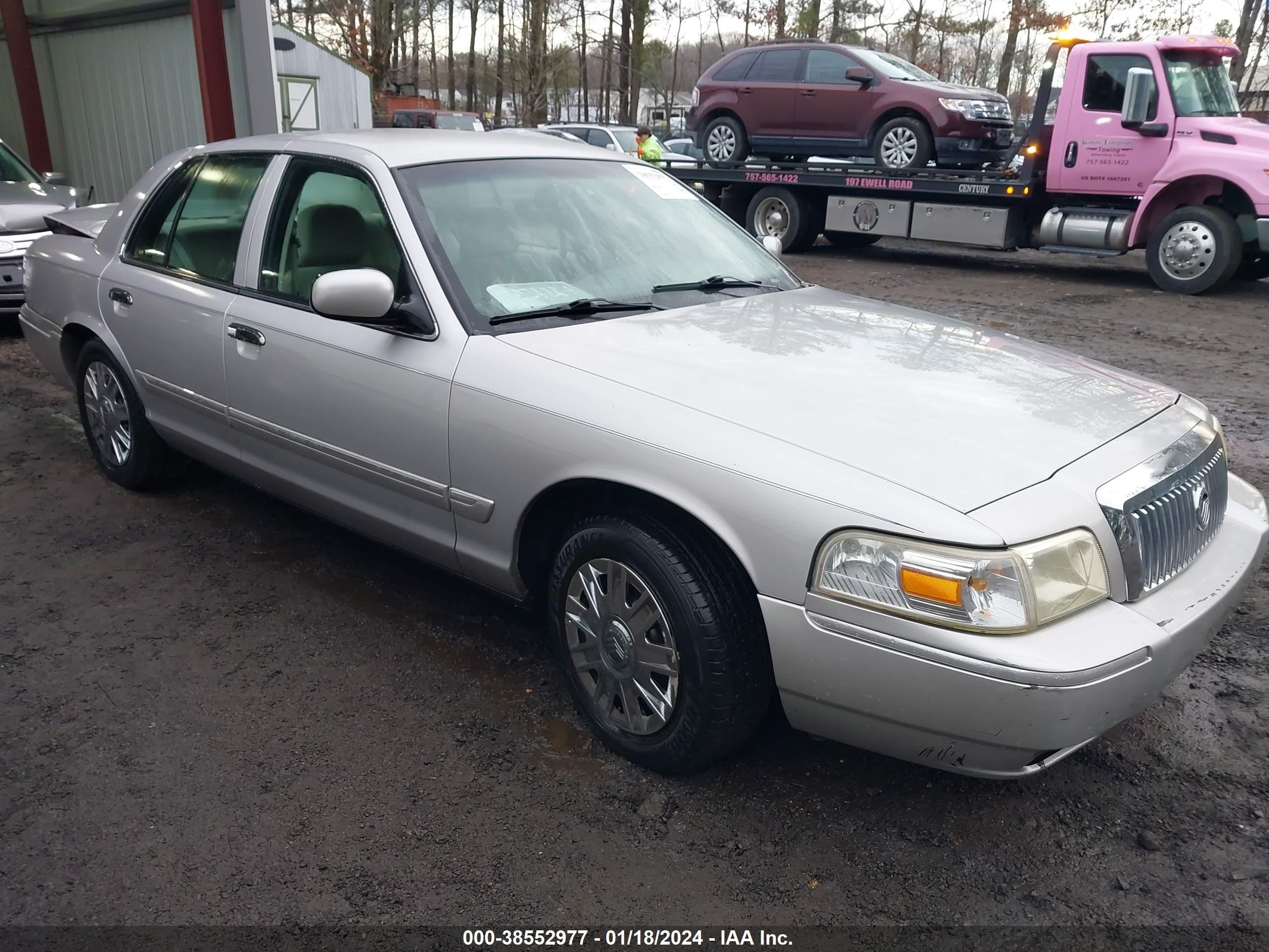 Photo 0 VIN: 2MEFM74V67X606412 - MERCURY GRAND MARQUIS 