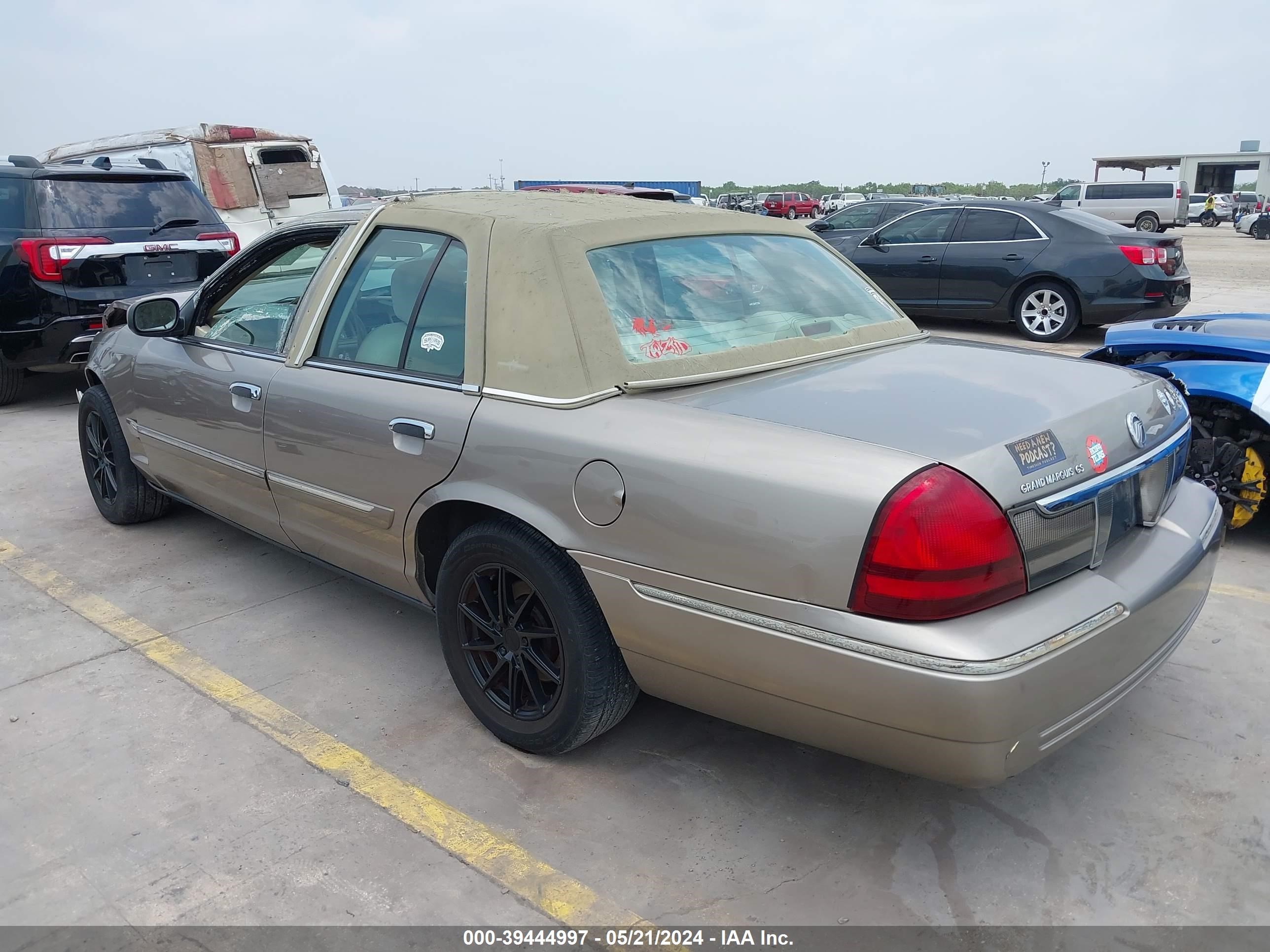 Photo 2 VIN: 2MEFM74V86X607012 - MERCURY GRAND MARQUIS 