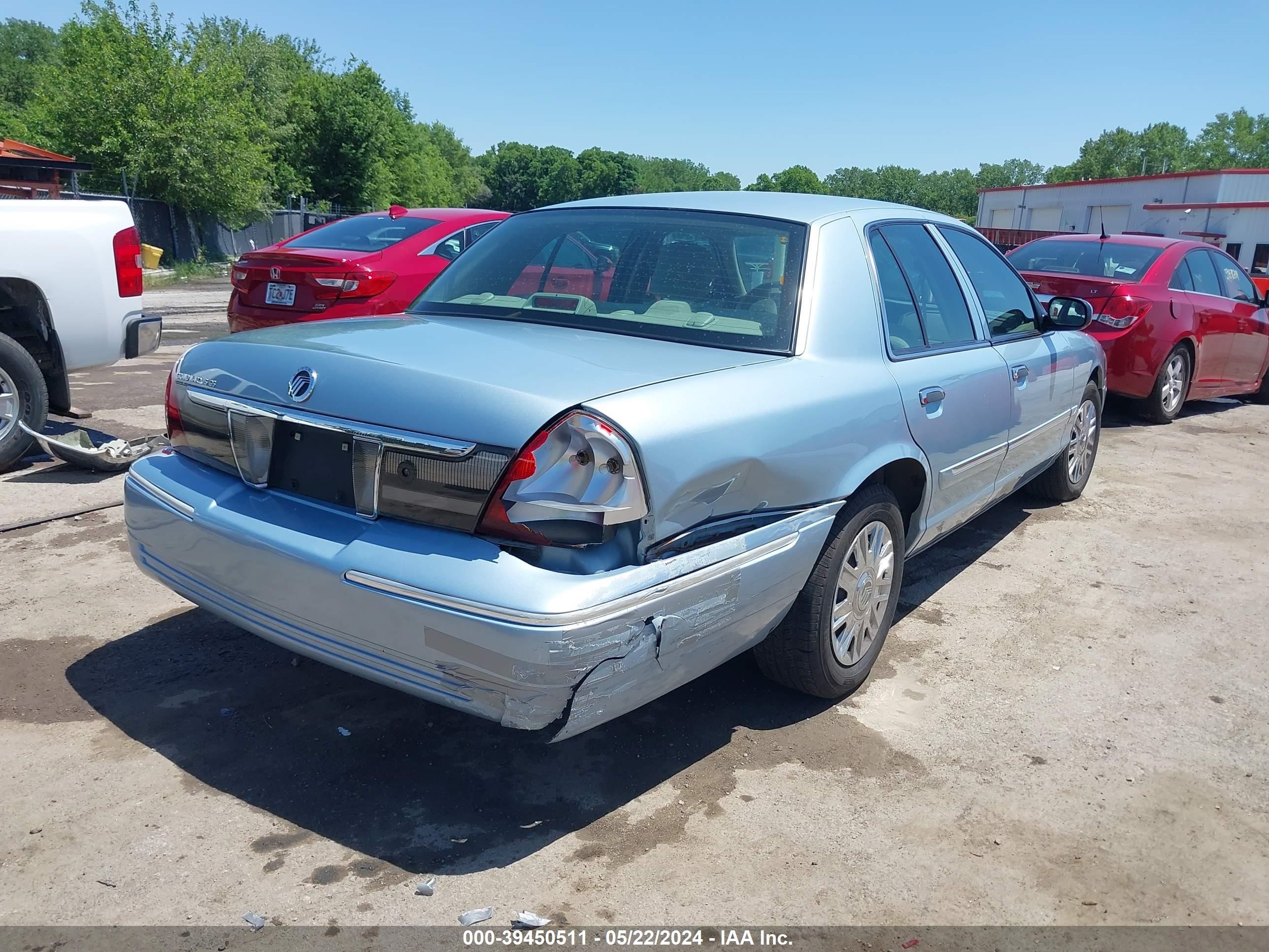 Photo 3 VIN: 2MEFM74V86X645016 - MERCURY GRAND MARQUIS 