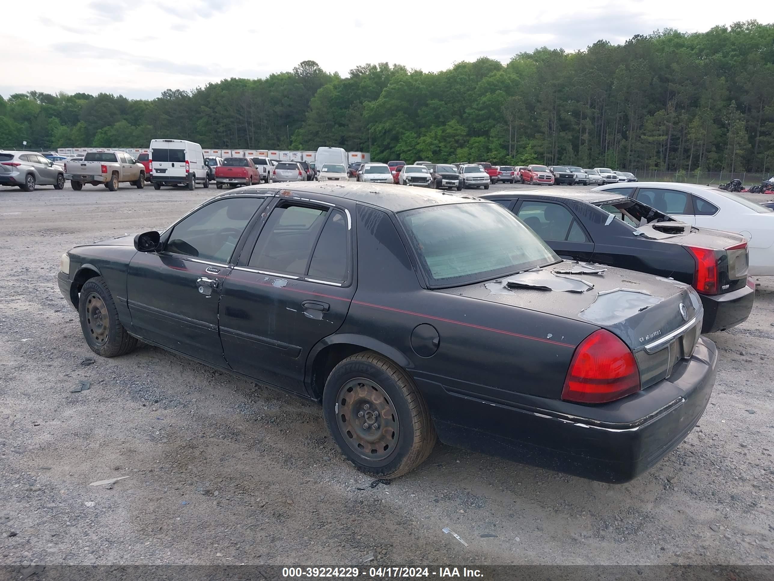 Photo 2 VIN: 2MEFM74V87X632798 - MERCURY GRAND MARQUIS 