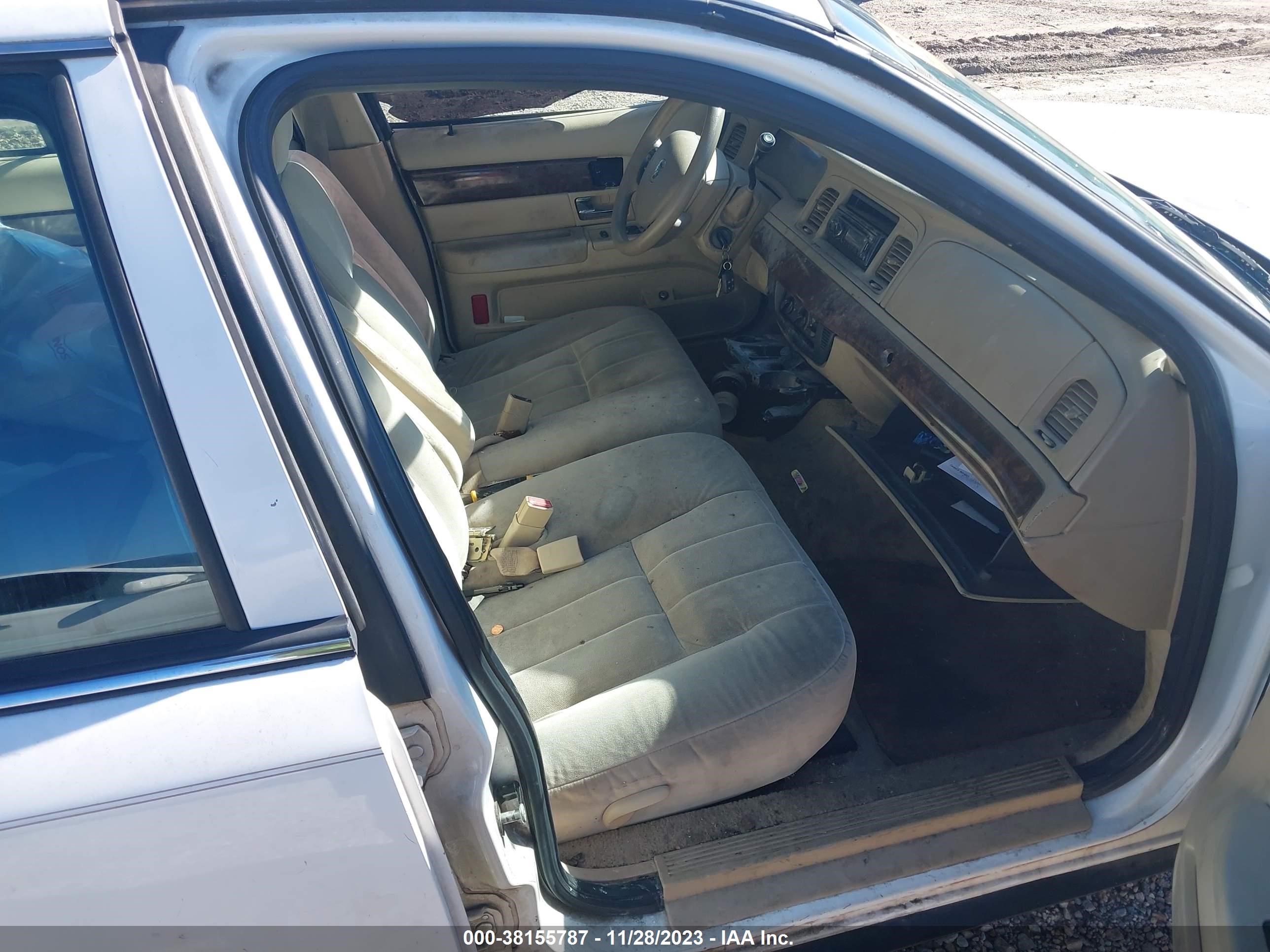 Photo 4 VIN: 2MEFM74V96X606564 - MERCURY GRAND MARQUIS 