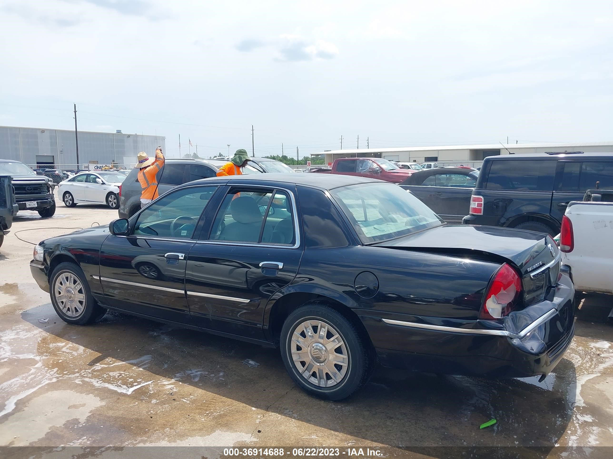 Photo 13 VIN: 2MEFM74V96X649270 - MERCURY GRAND MARQUIS 