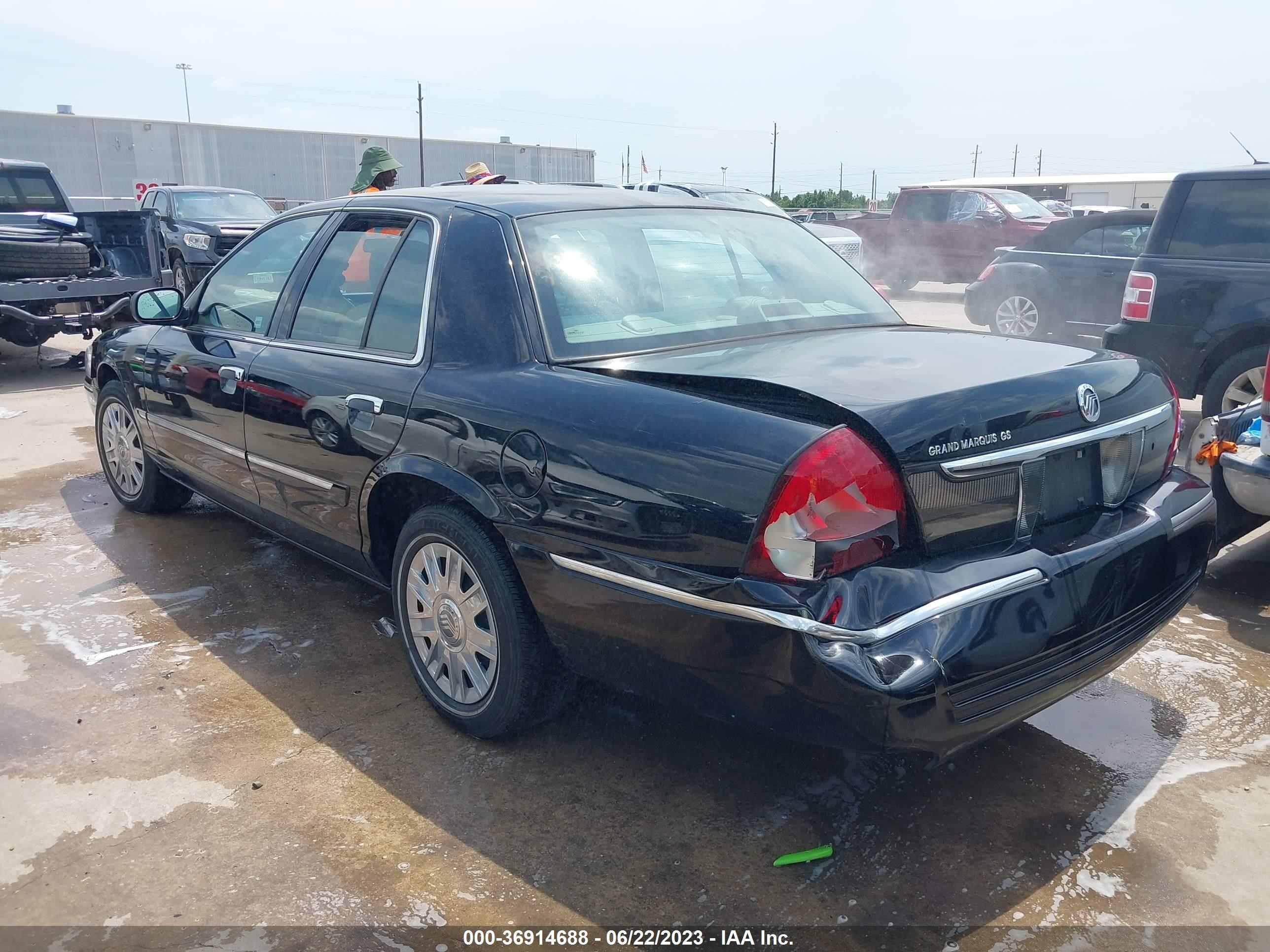 Photo 2 VIN: 2MEFM74V96X649270 - MERCURY GRAND MARQUIS 