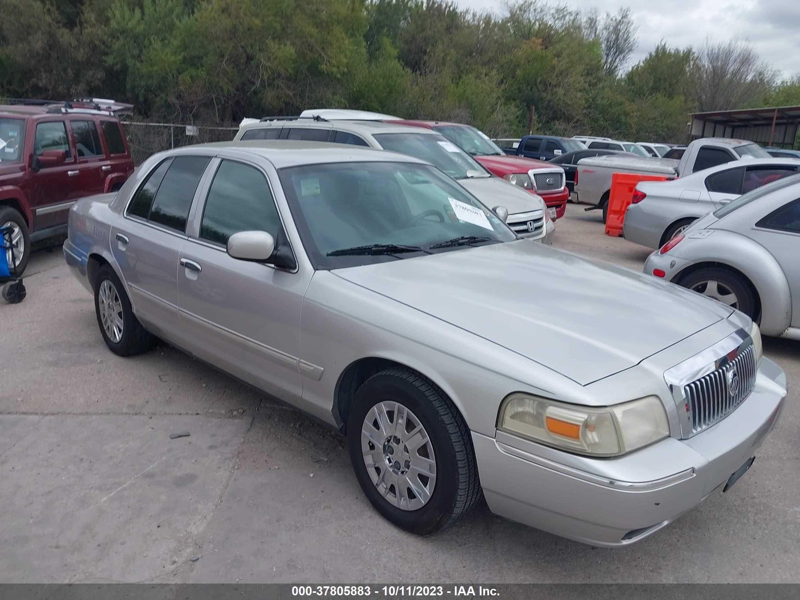 Photo 0 VIN: 2MEFM74V97X614617 - MERCURY GRAND MARQUIS 