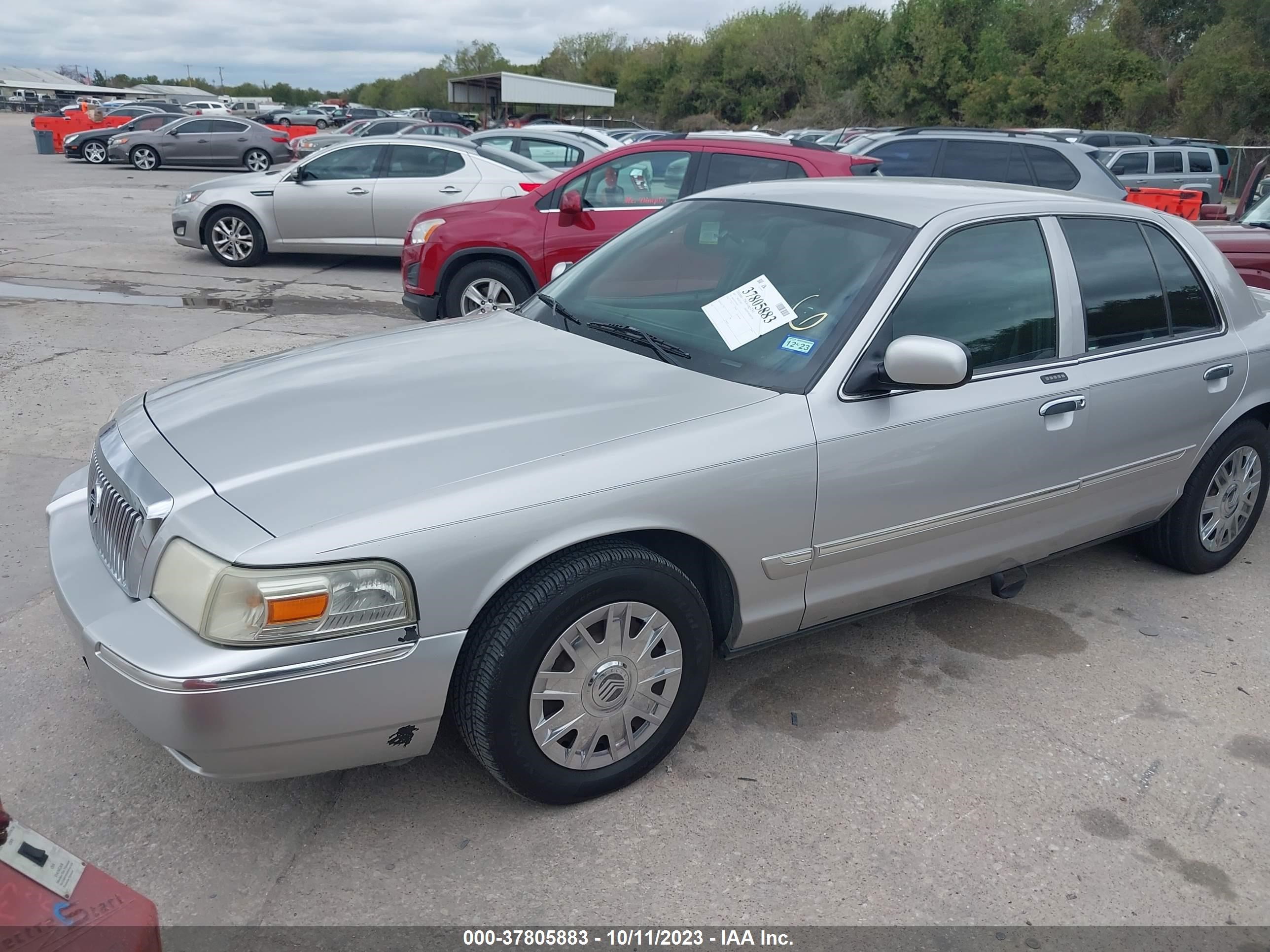 Photo 1 VIN: 2MEFM74V97X614617 - MERCURY GRAND MARQUIS 