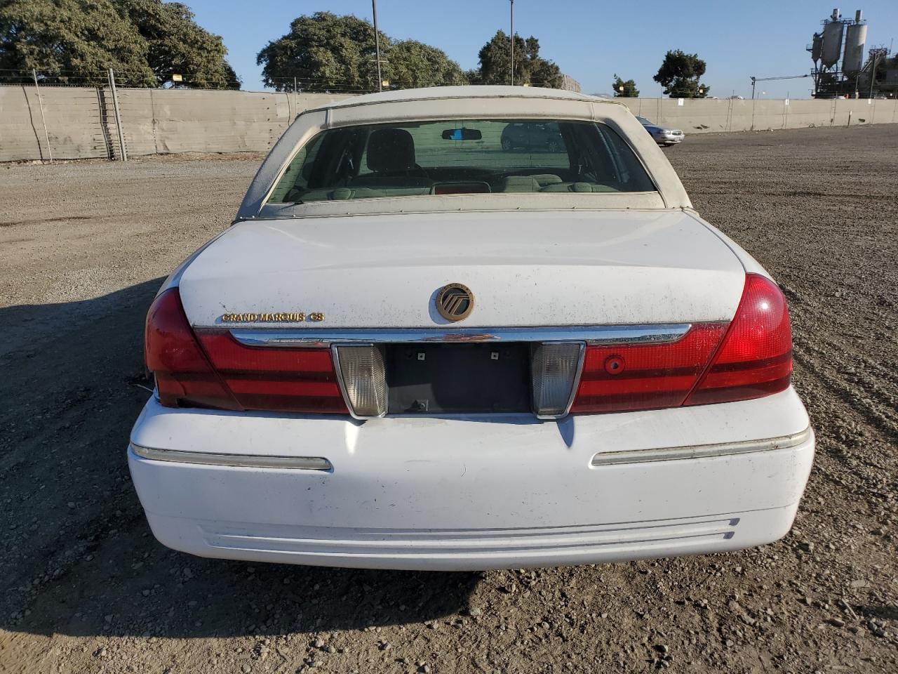 Photo 5 VIN: 2MEFM74W03X607445 - MERCURY GRAND MARQUIS 