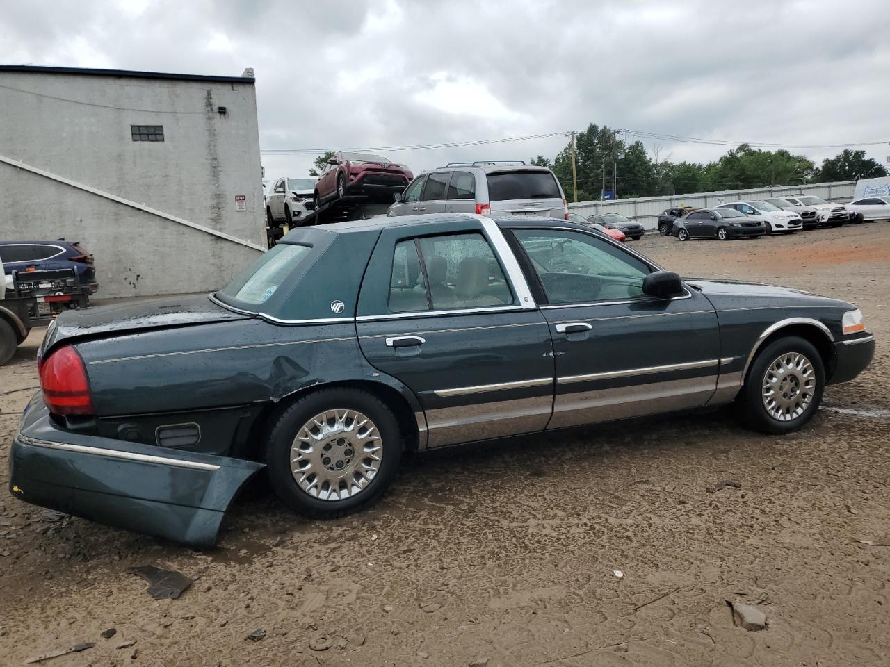 Photo 2 VIN: 2MEFM74W03X635214 - MERCURY GRAND MARQUIS 