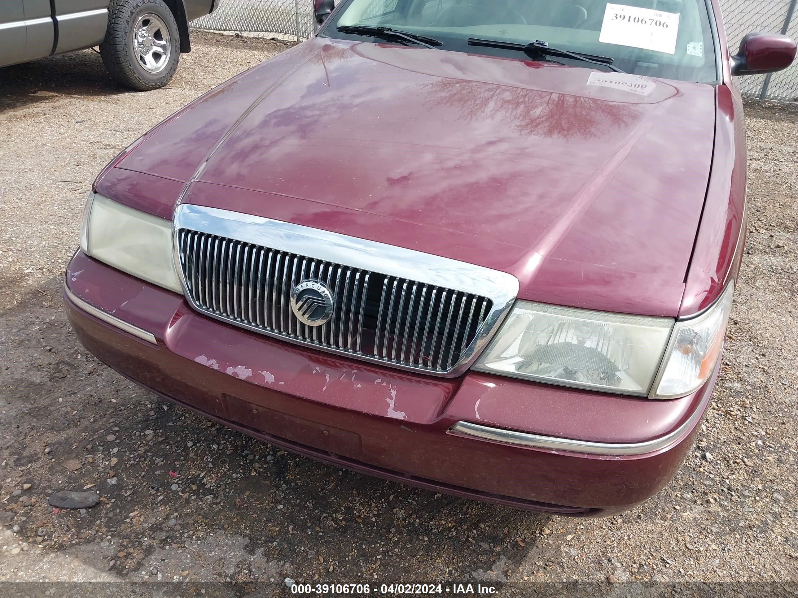 Photo 5 VIN: 2MEFM74W04X668151 - MERCURY GRAND MARQUIS 