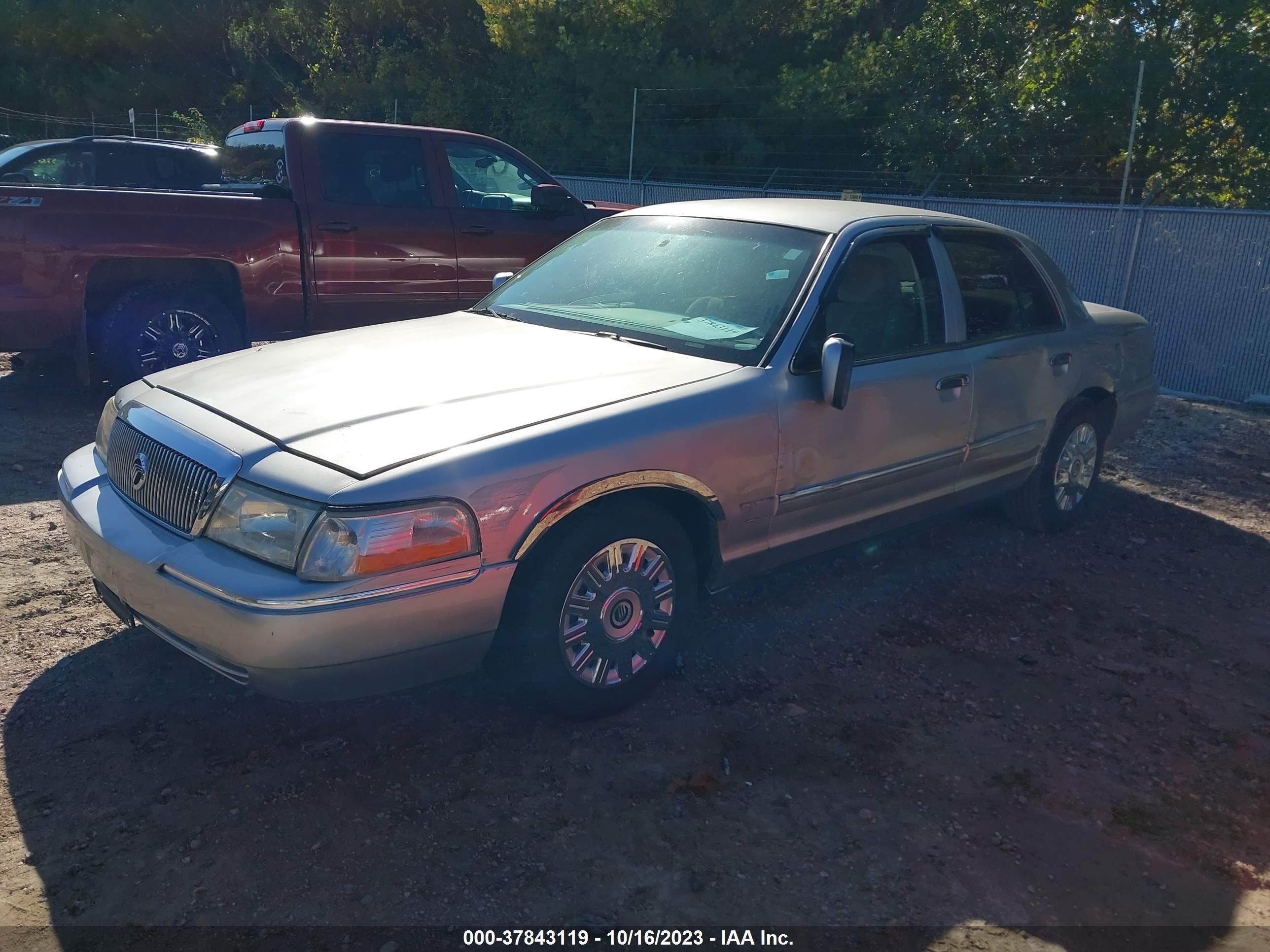 Photo 1 VIN: 2MEFM74W06X625271 - MERCURY GRAND MARQUIS 