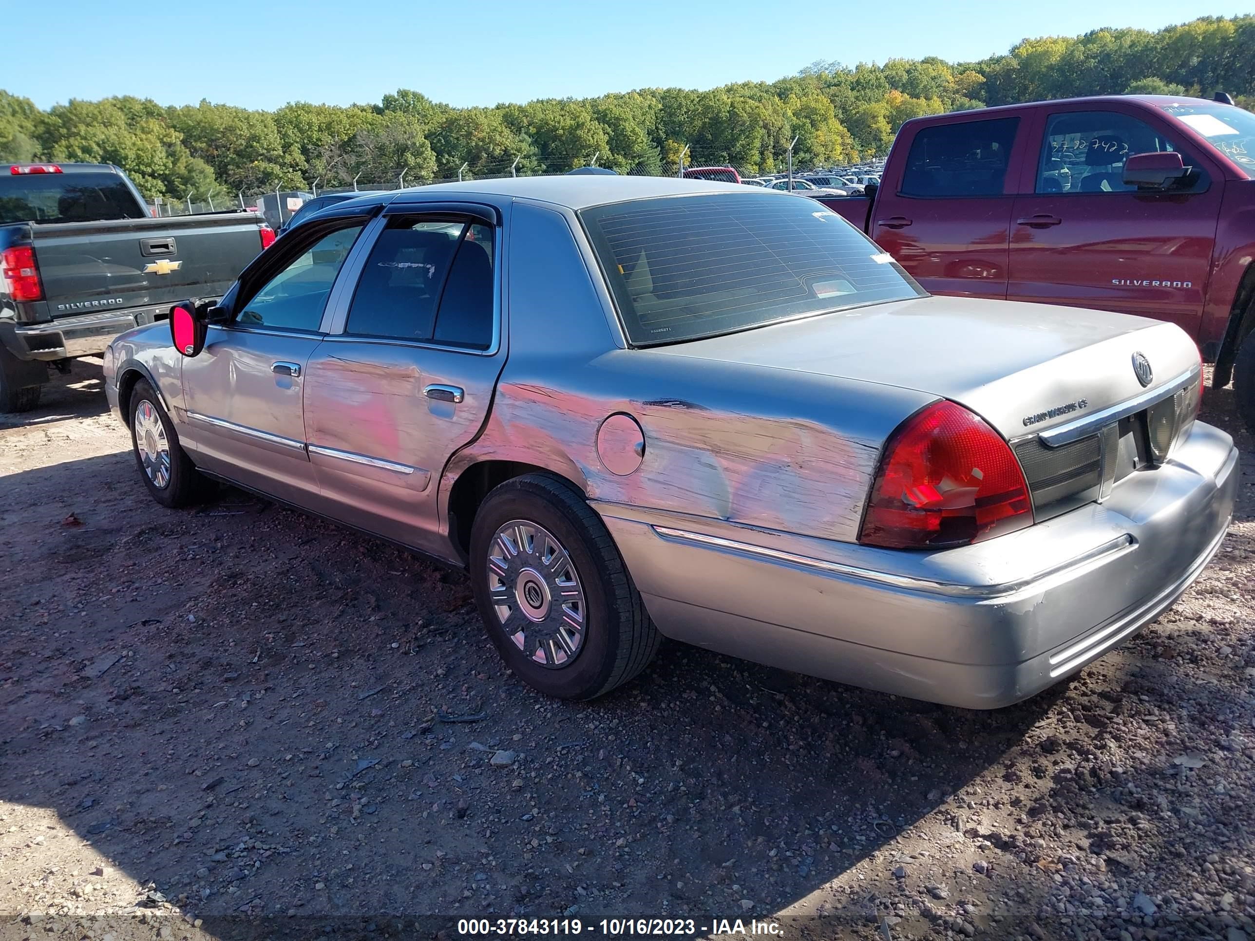 Photo 2 VIN: 2MEFM74W06X625271 - MERCURY GRAND MARQUIS 