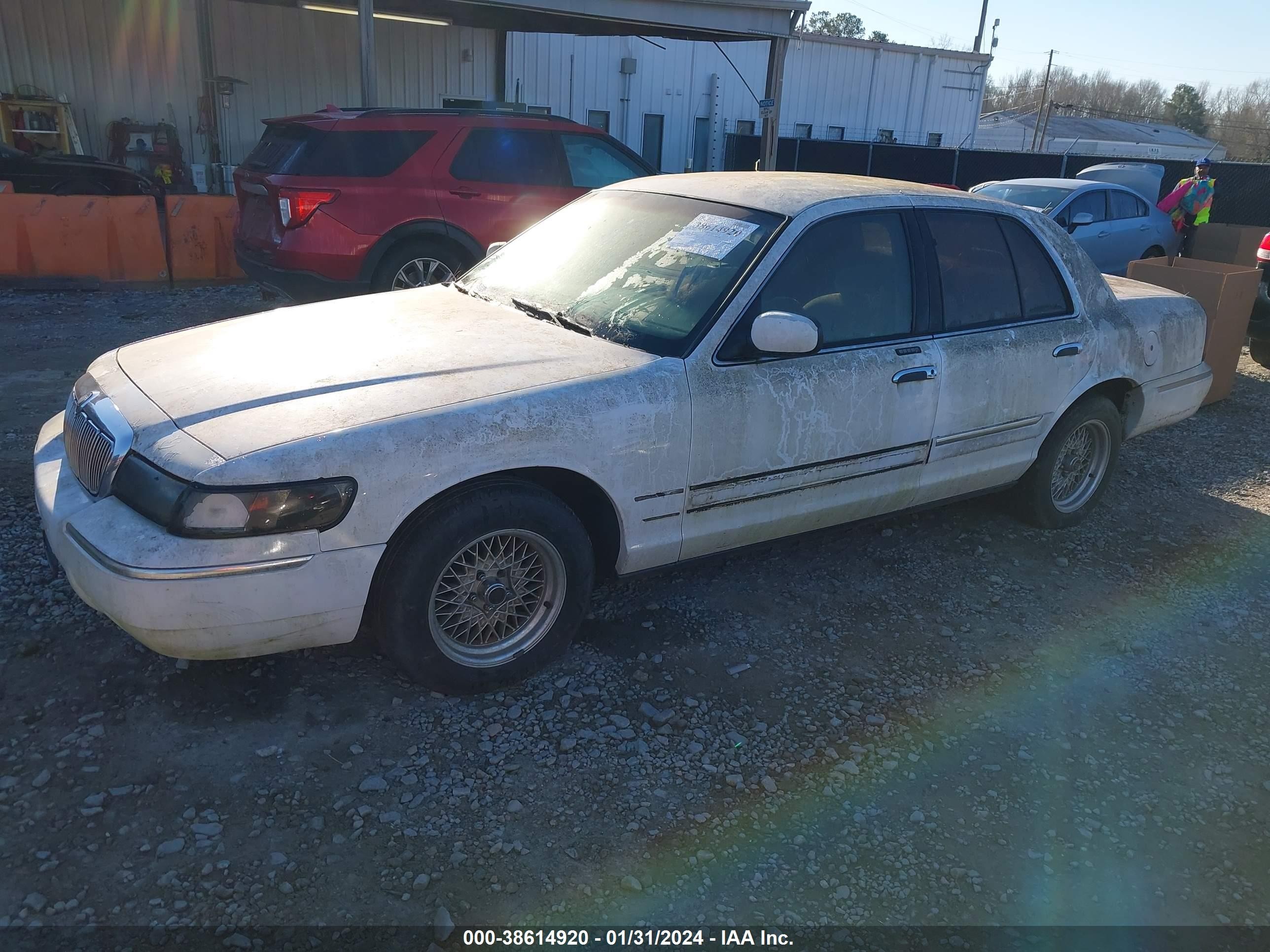 Photo 1 VIN: 2MEFM74W0XX626826 - MERCURY GRAND MARQUIS 