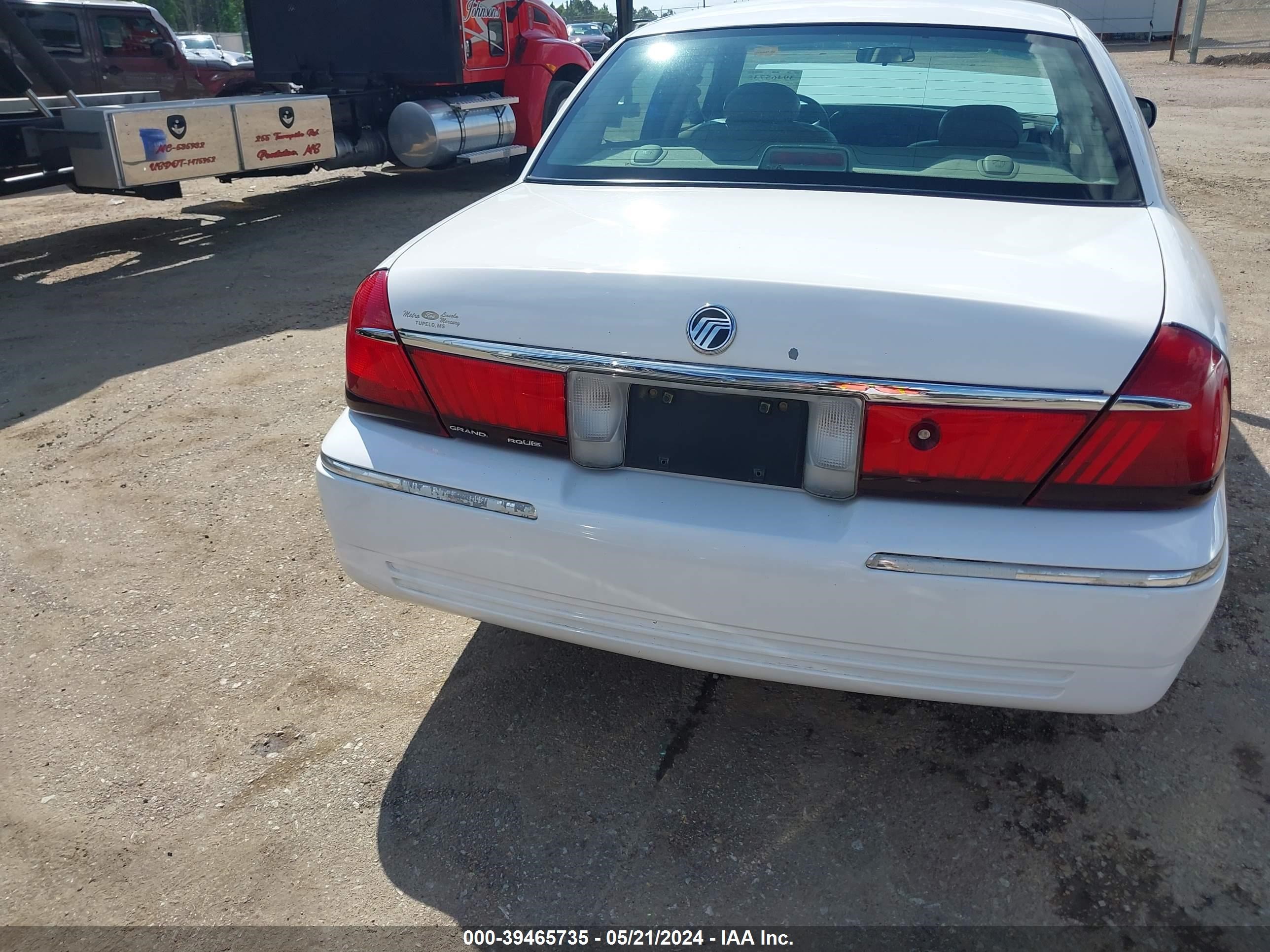 Photo 15 VIN: 2MEFM74W12X634491 - MERCURY GRAND MARQUIS 