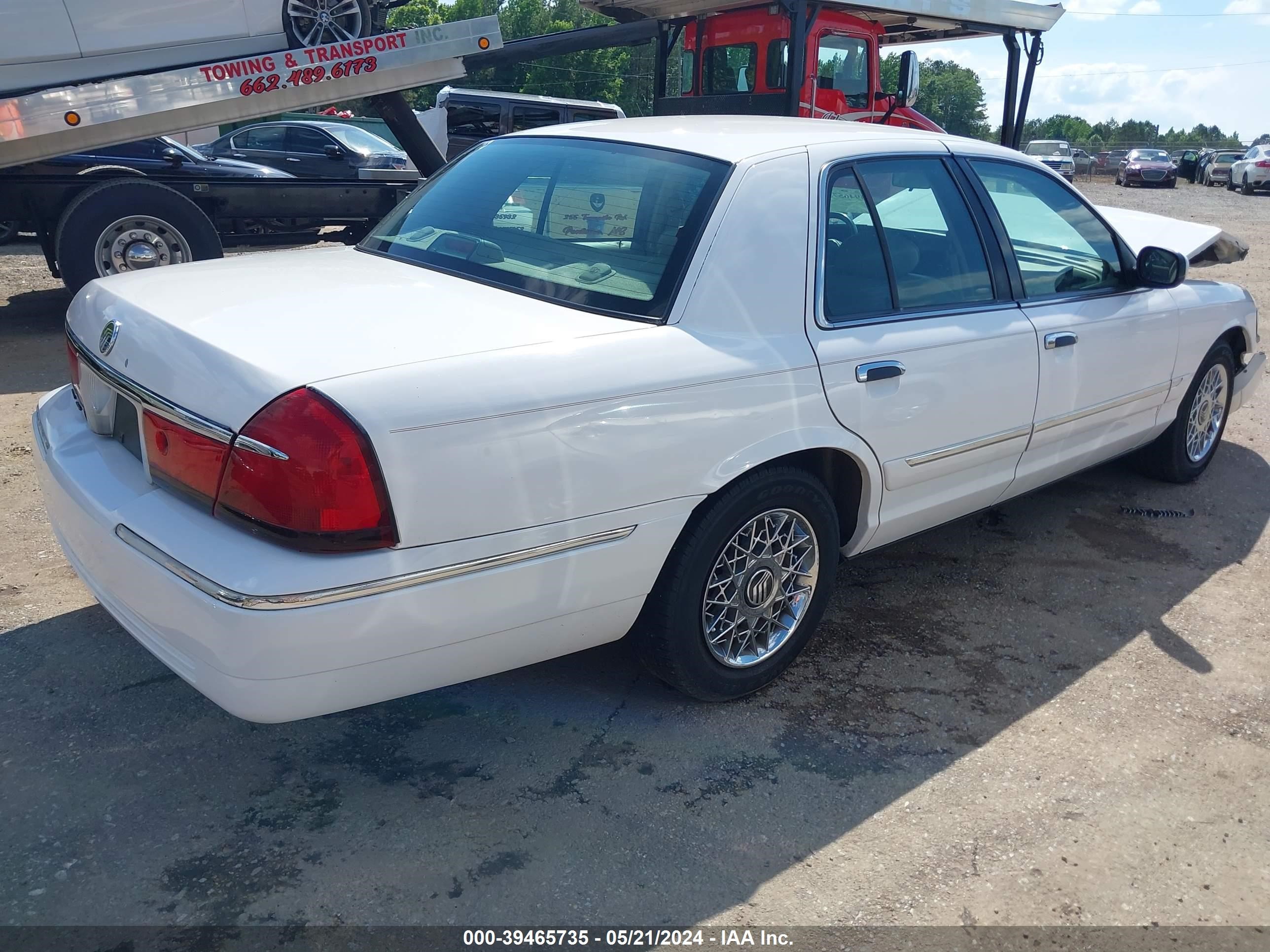 Photo 3 VIN: 2MEFM74W12X634491 - MERCURY GRAND MARQUIS 