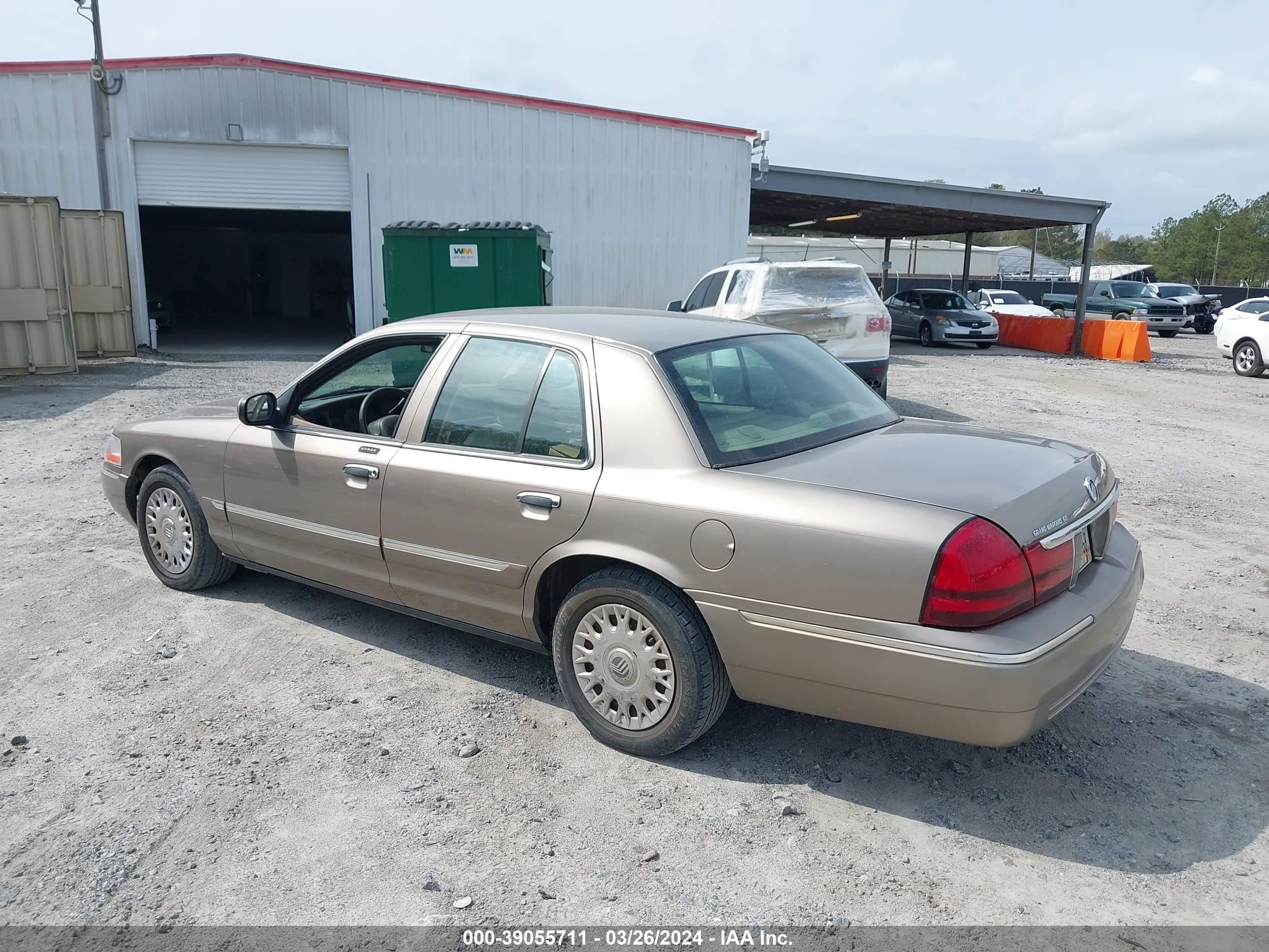 Photo 2 VIN: 2MEFM74W13X705562 - MERCURY GRAND MARQUIS 