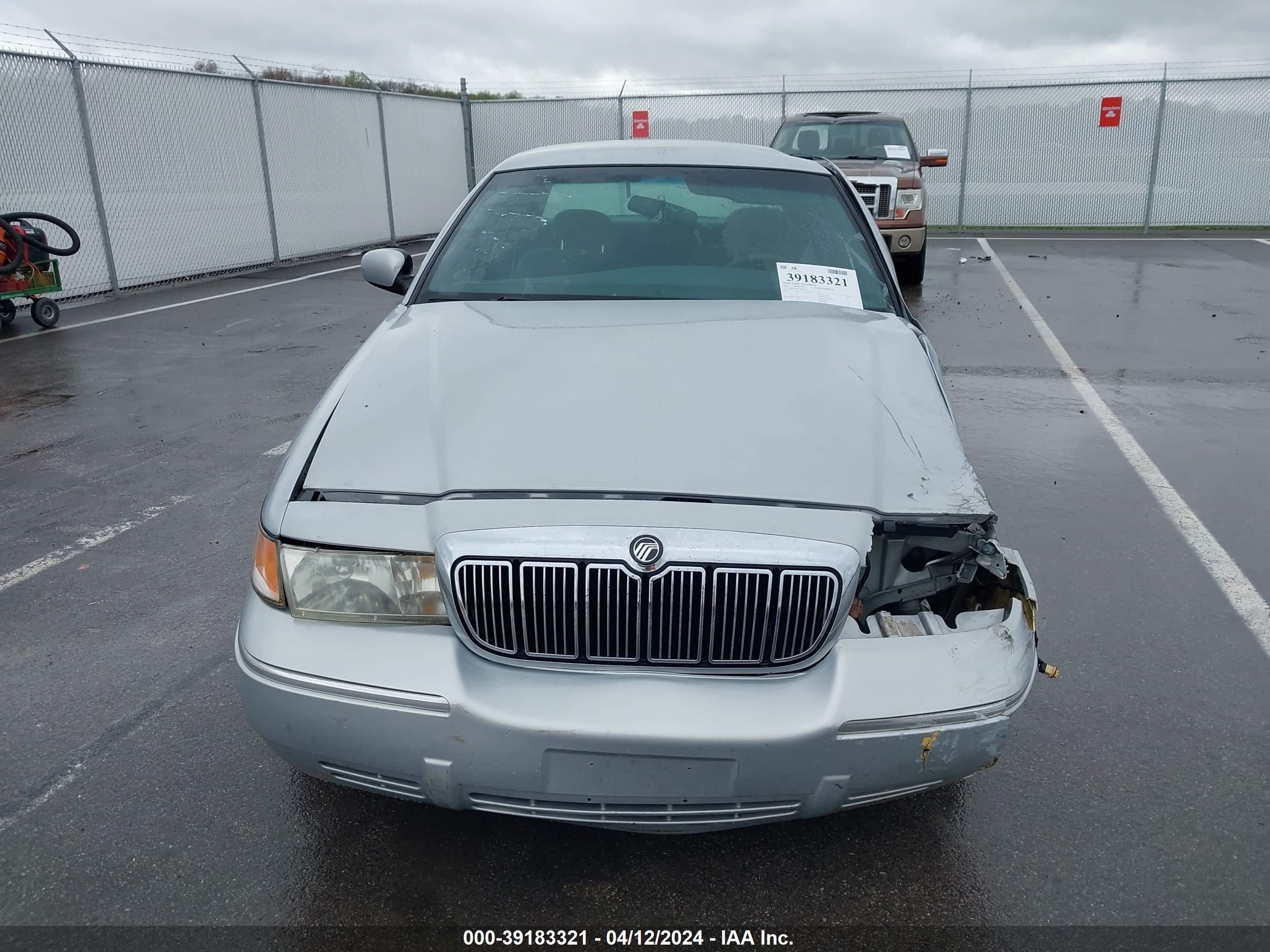 Photo 11 VIN: 2MEFM74W1XX653646 - MERCURY GRAND MARQUIS 