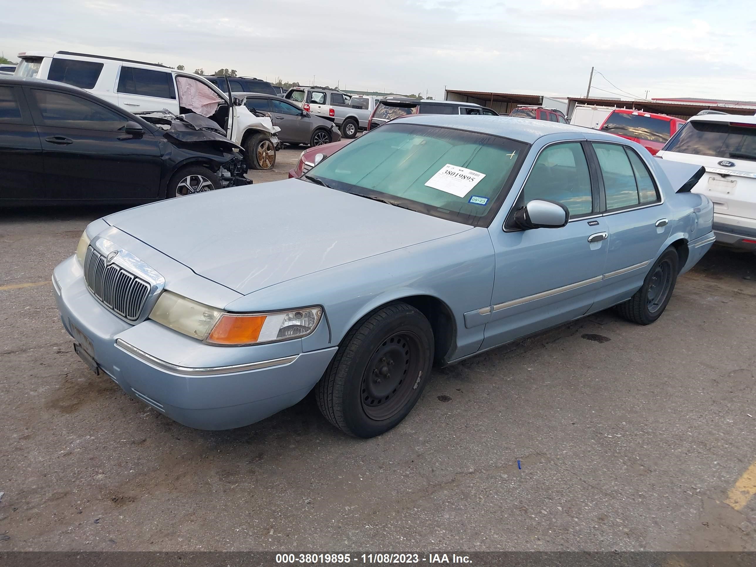 Photo 1 VIN: 2MEFM74W1YX683893 - MERCURY GRAND MARQUIS 