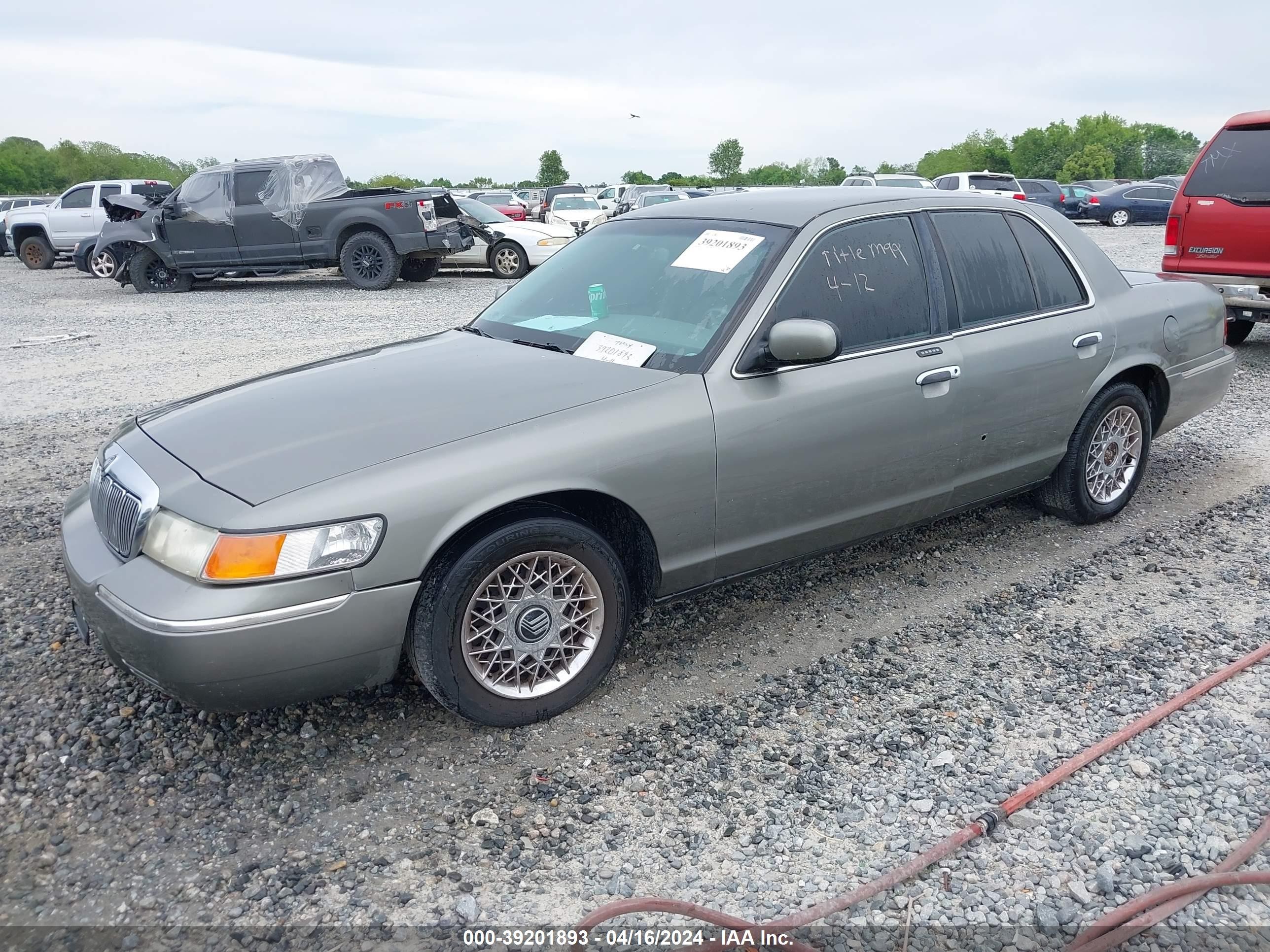 Photo 1 VIN: 2MEFM74W21X631033 - MERCURY GRAND MARQUIS 