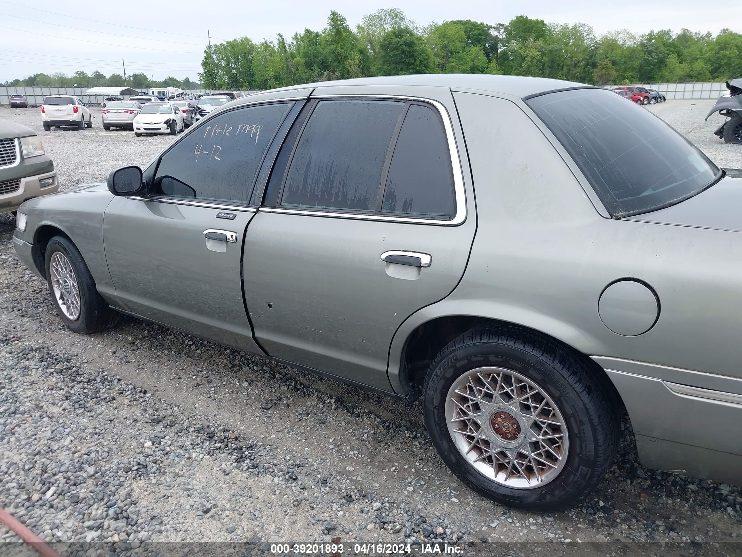 Photo 5 VIN: 2MEFM74W21X631033 - MERCURY GRAND MARQUIS 