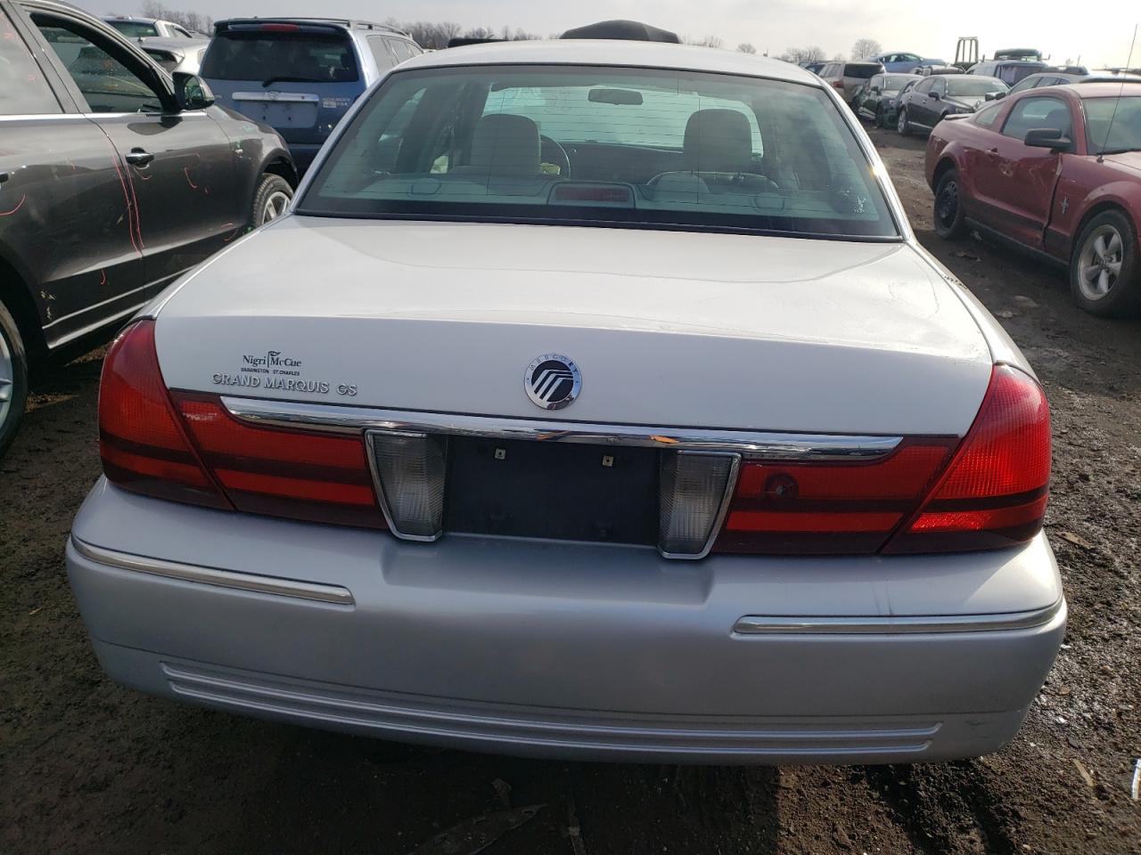 Photo 5 VIN: 2MEFM74W23X649938 - MERCURY GRAND MARQUIS 