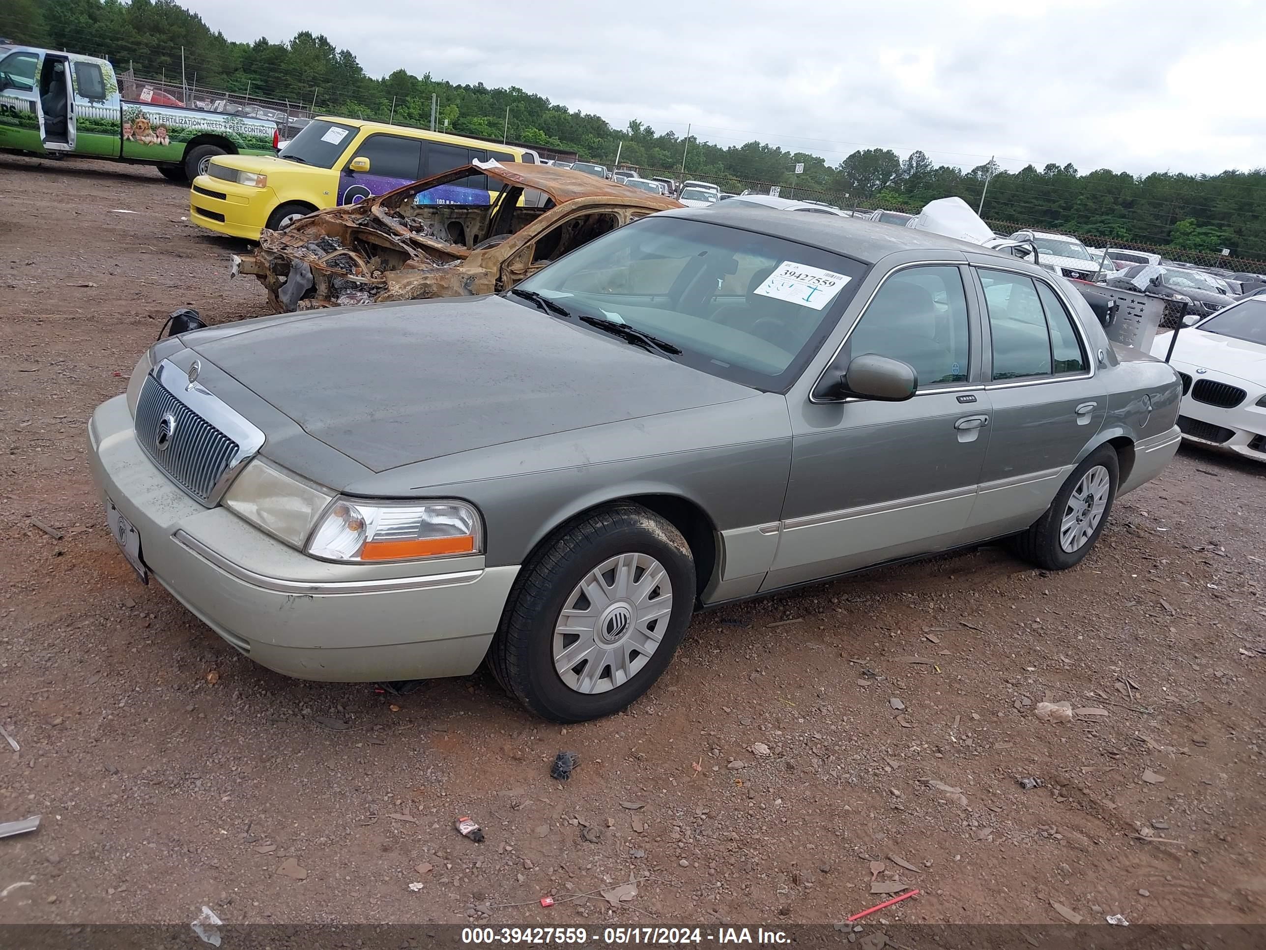 Photo 1 VIN: 2MEFM74W24X644689 - MERCURY GRAND MARQUIS 