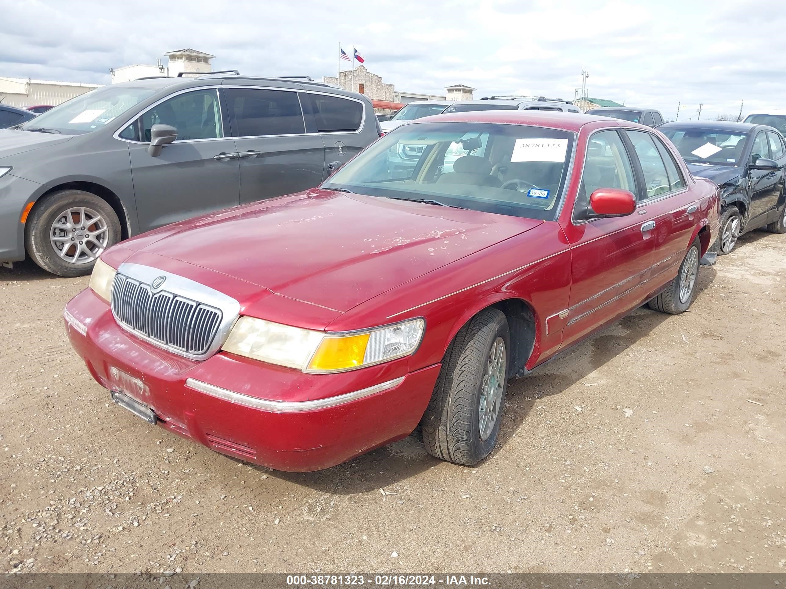 Photo 1 VIN: 2MEFM74W2WX613008 - MERCURY GRAND MARQUIS 