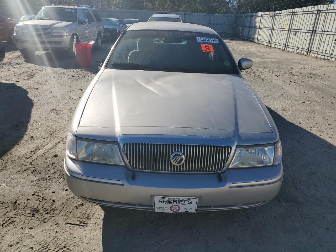 Photo 4 VIN: 2MEFM74W33X704526 - MERCURY GRAND MARQUIS 