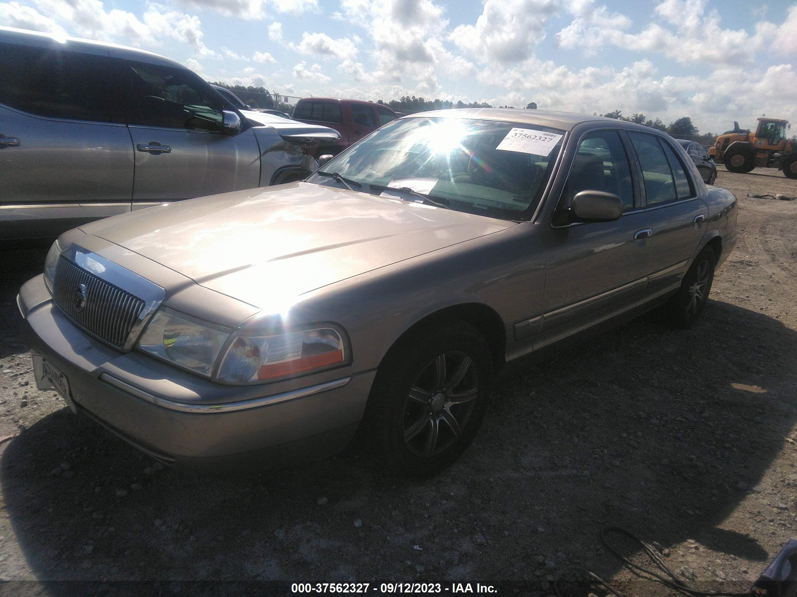 Photo 1 VIN: 2MEFM74W34X606274 - MERCURY GRAND MARQUIS 