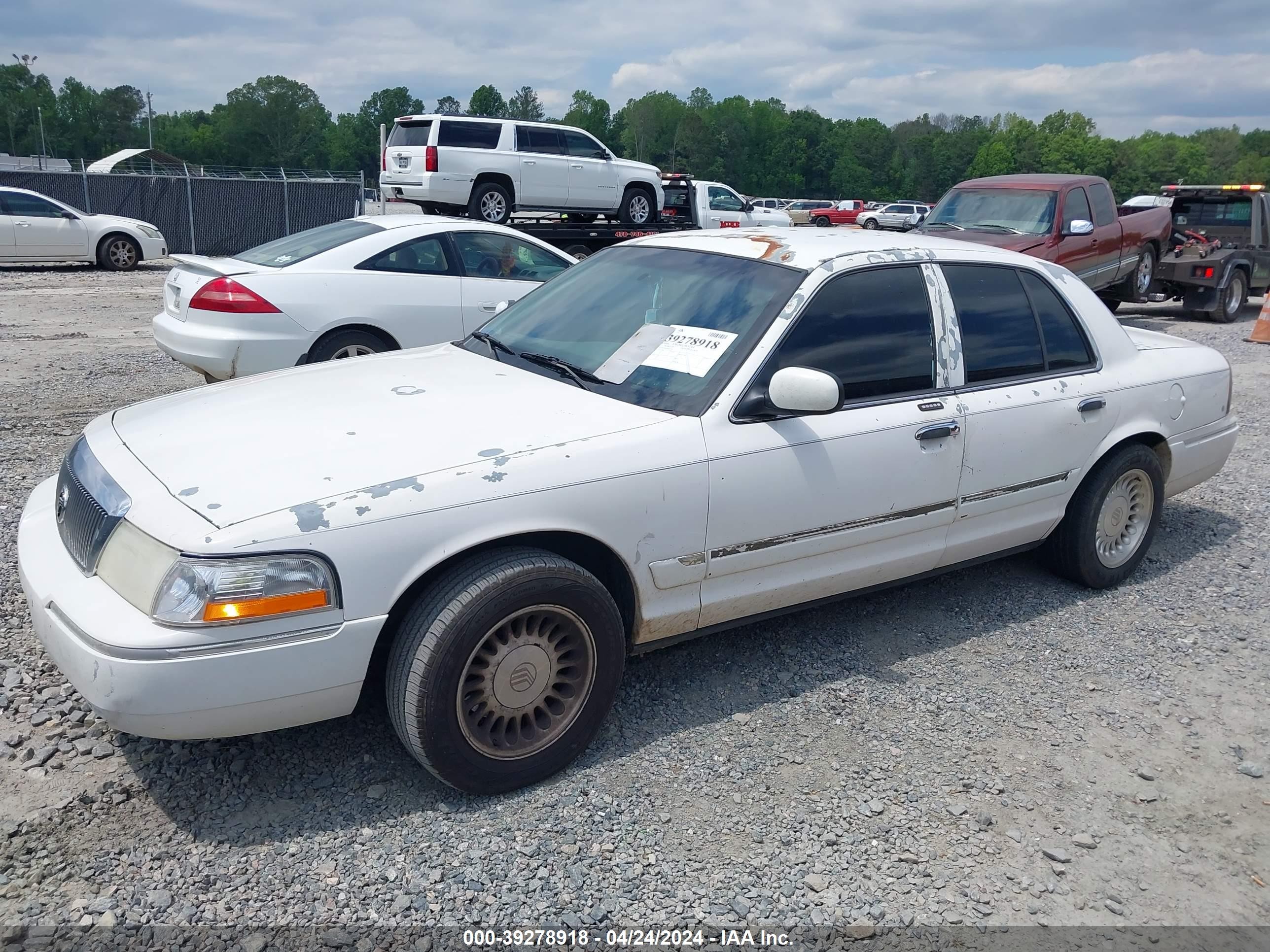 Photo 1 VIN: 2MEFM74W34X663428 - MERCURY GRAND MARQUIS 