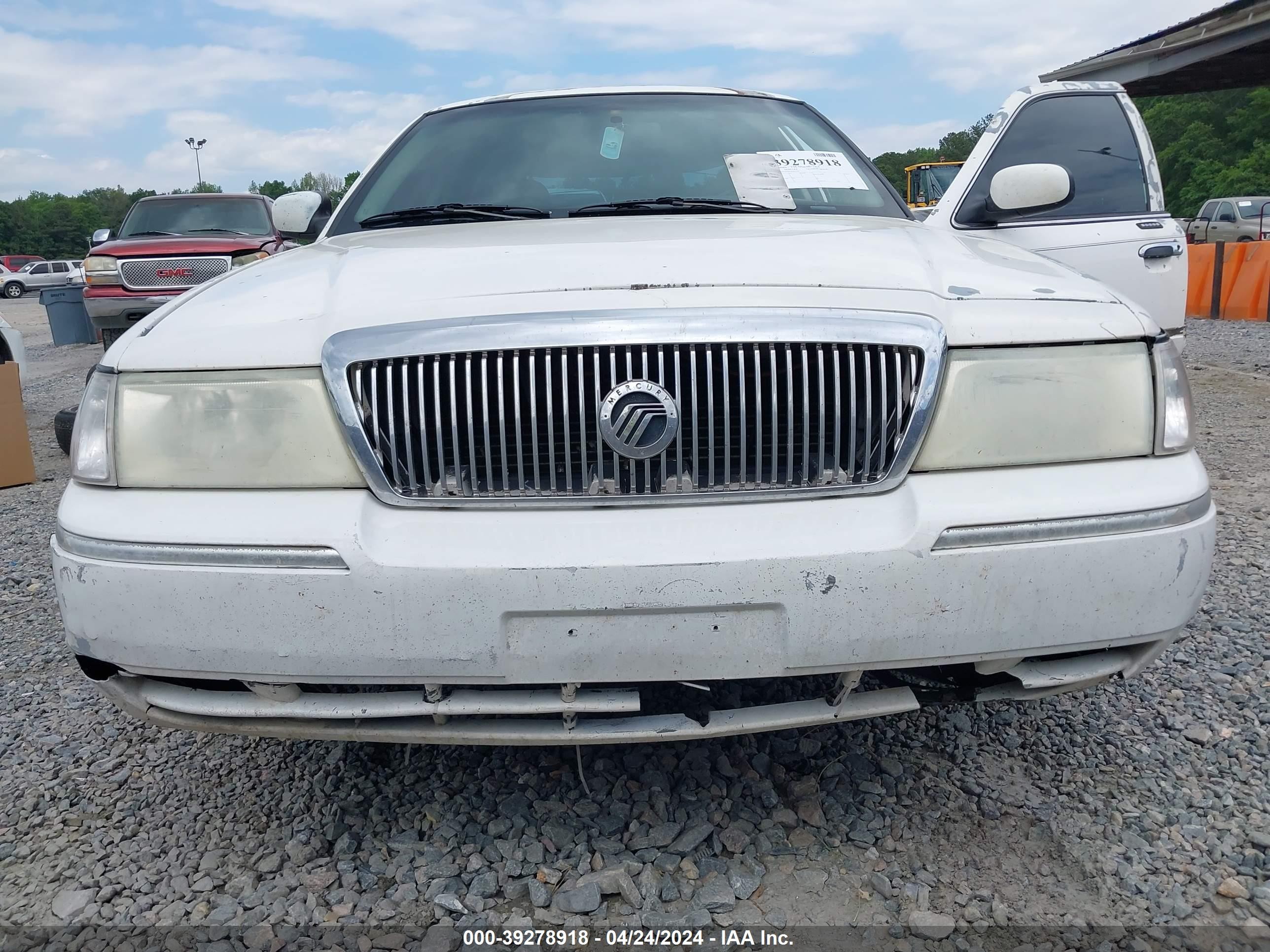 Photo 5 VIN: 2MEFM74W34X663428 - MERCURY GRAND MARQUIS 