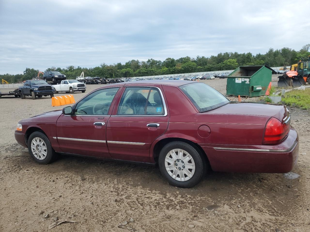 Photo 1 VIN: 2MEFM74W34X665597 - MERCURY GRAND MARQUIS 